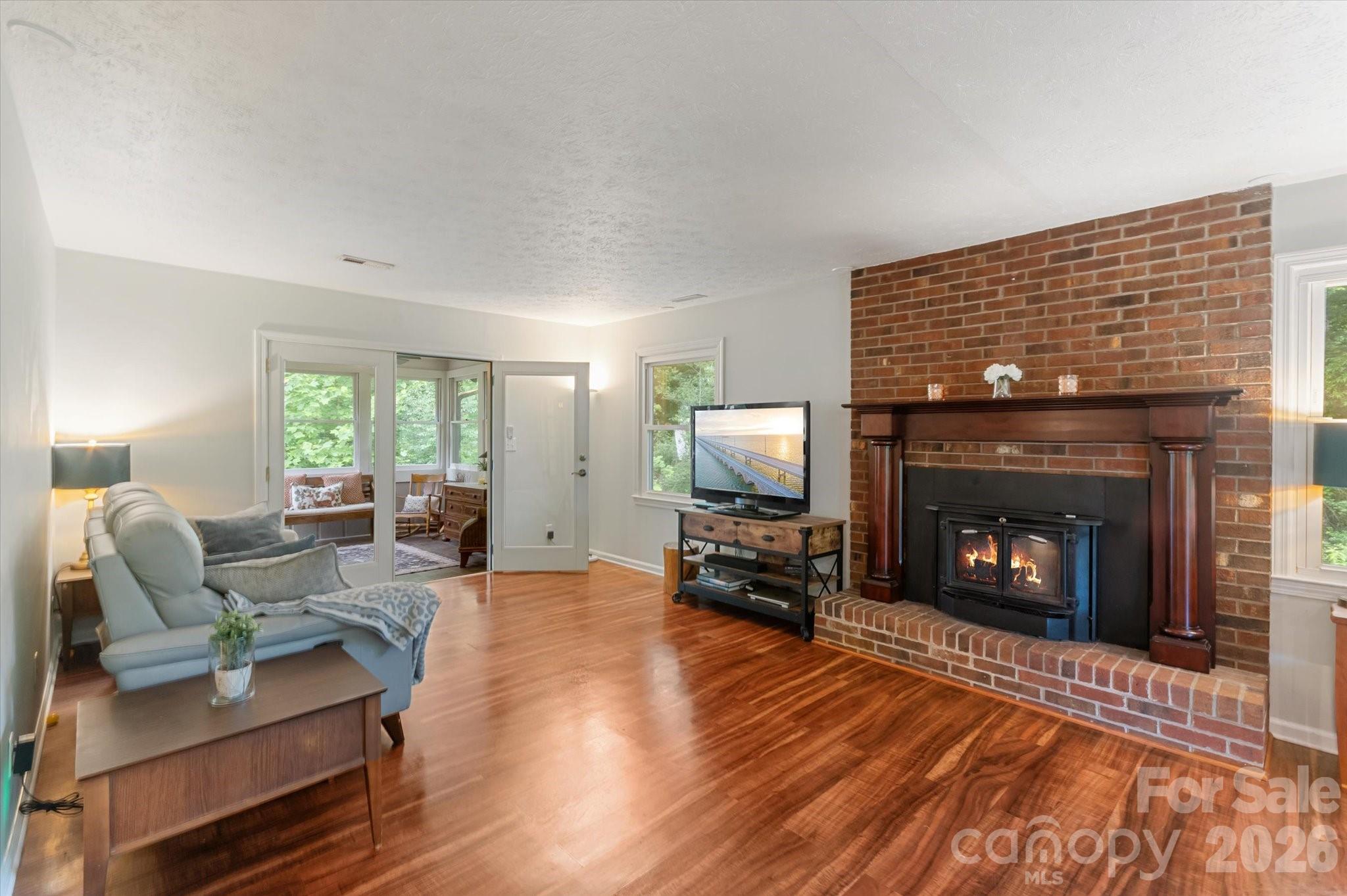 132 E Whisperwood Circle — Hendersonville
