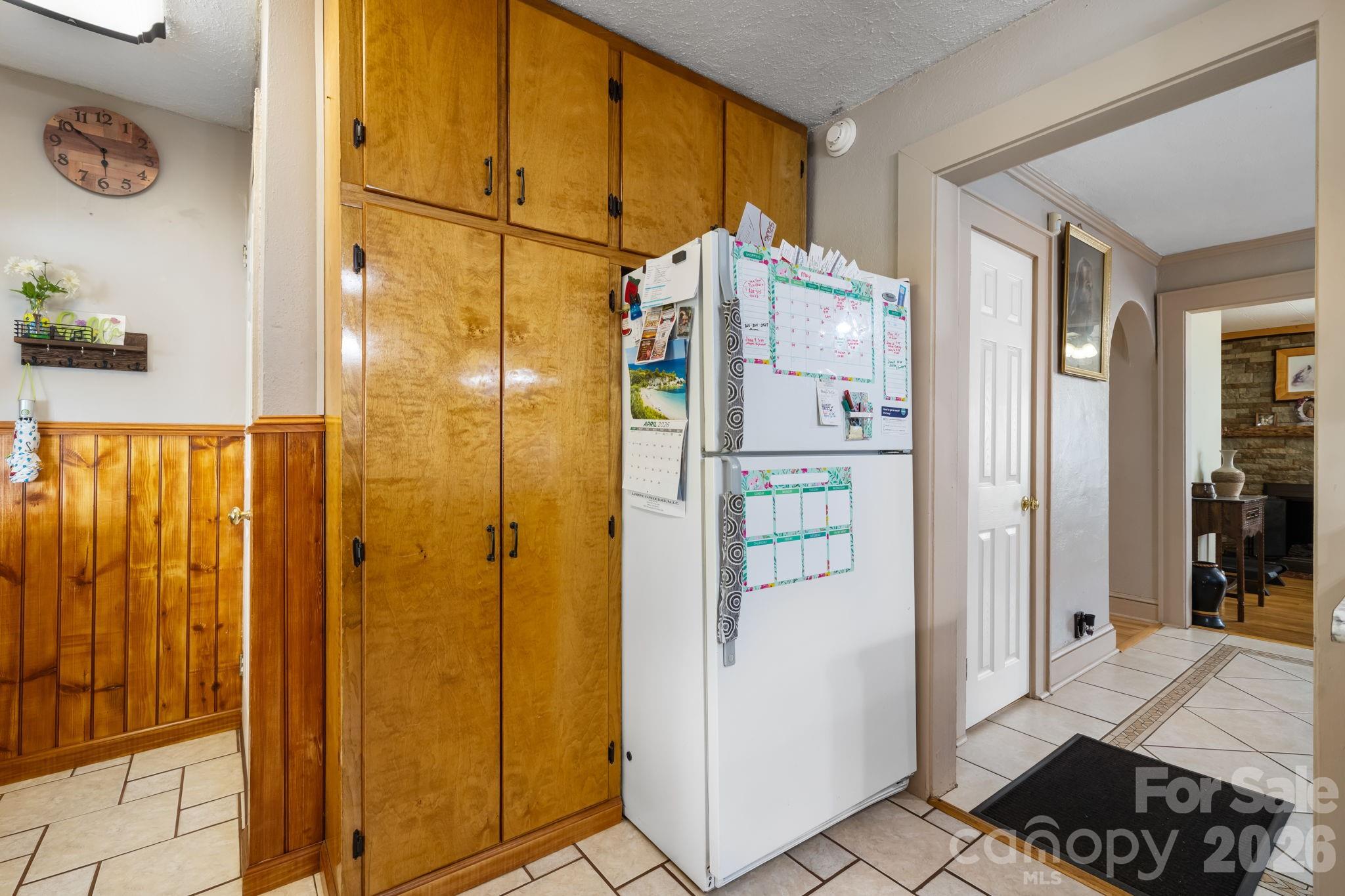 2582 Startown Road — Newton