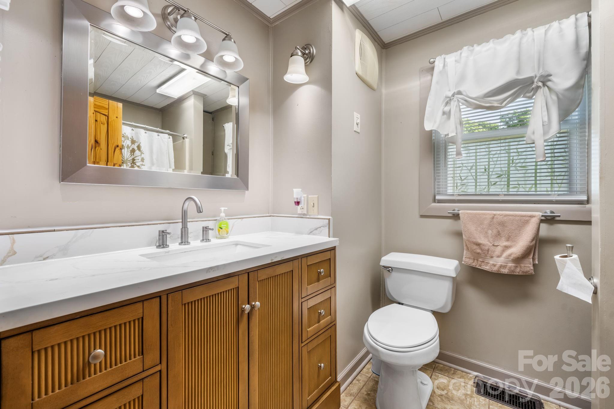 2582 Startown Road — Newton