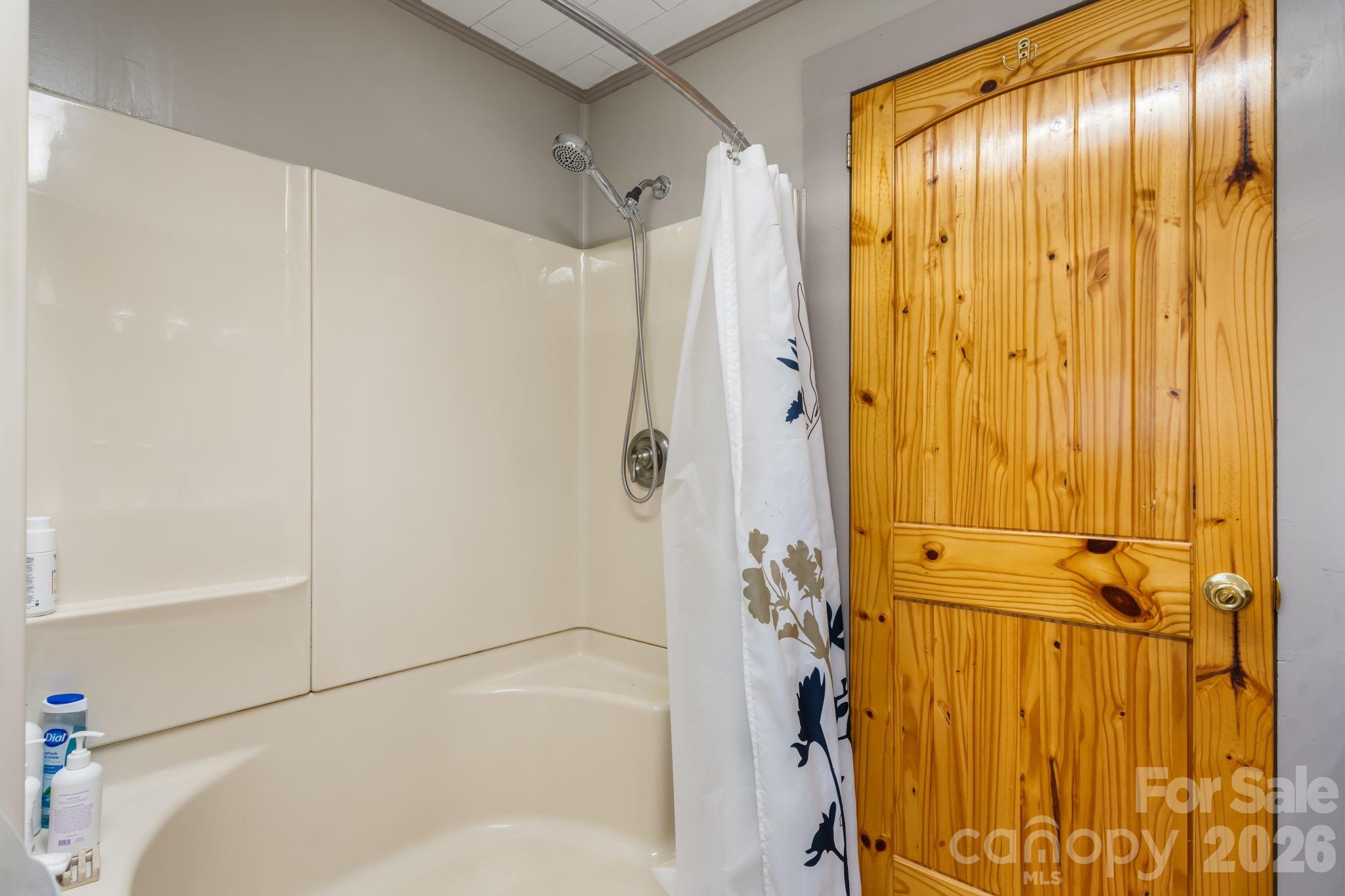2582 Startown Road — Newton