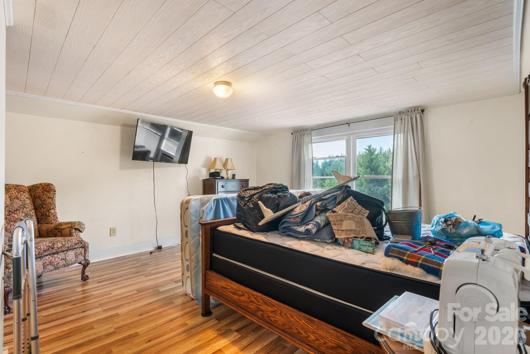 2582 Startown Road — Newton