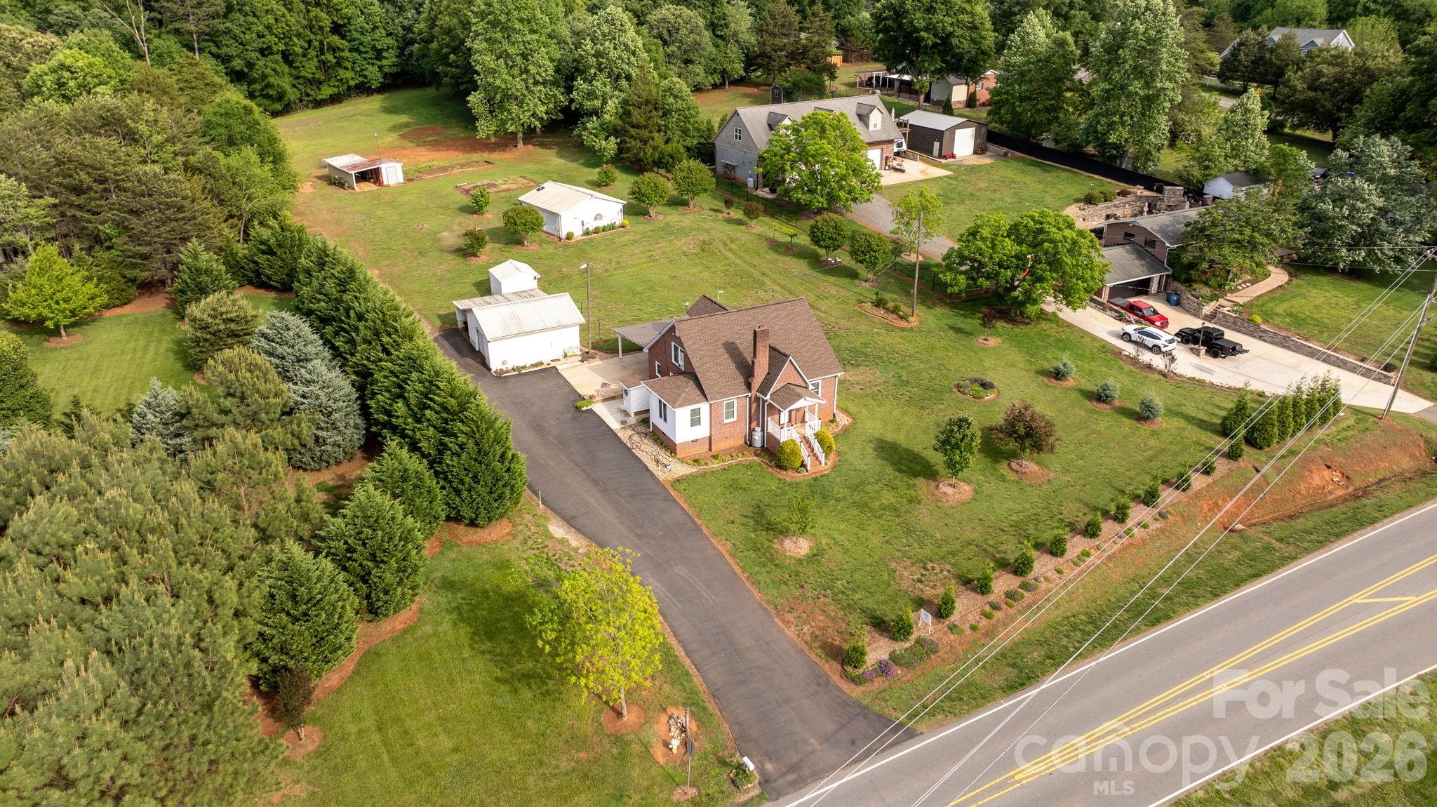 2582 Startown Road — Newton