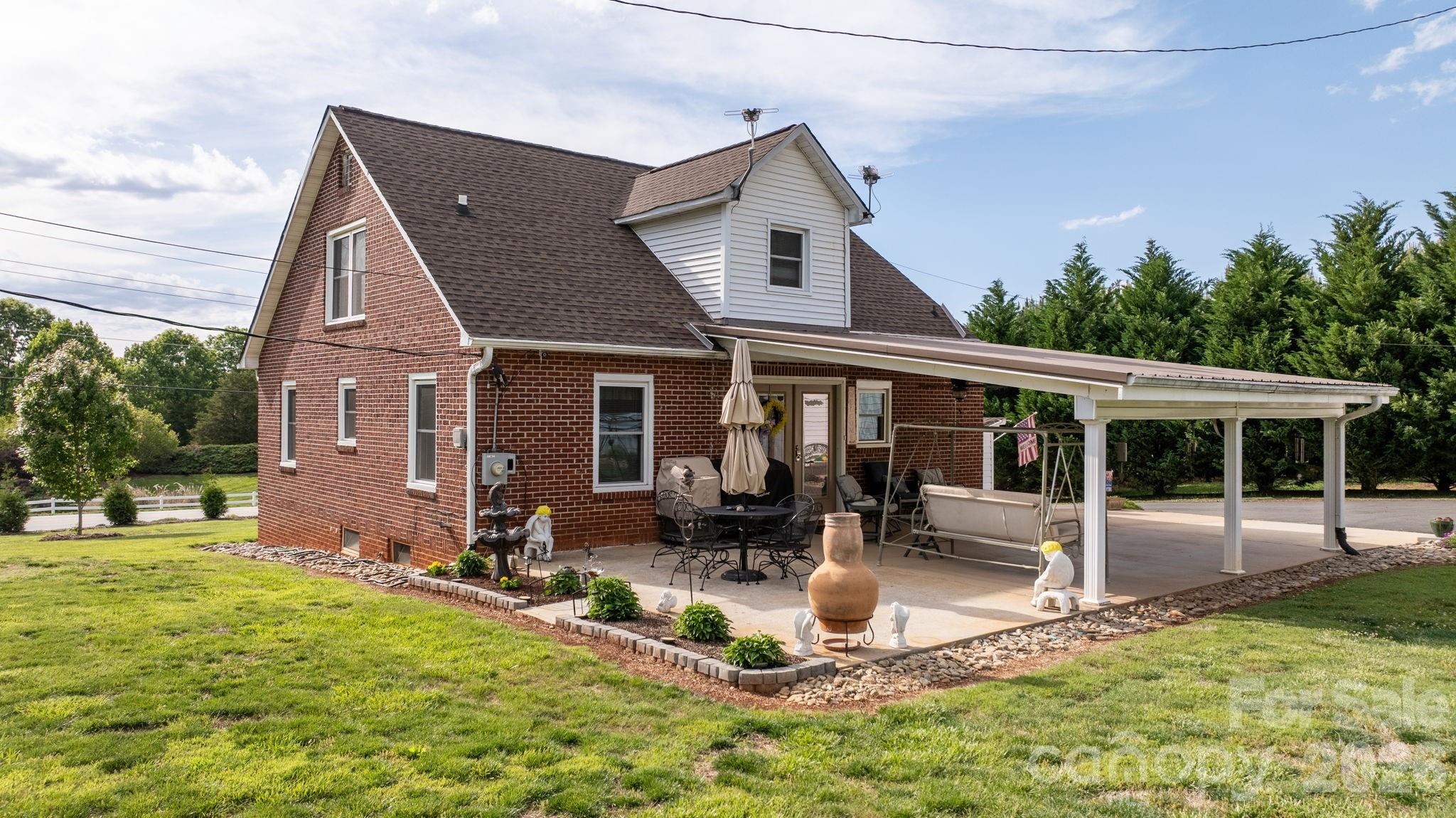 2582 Startown Road — Newton