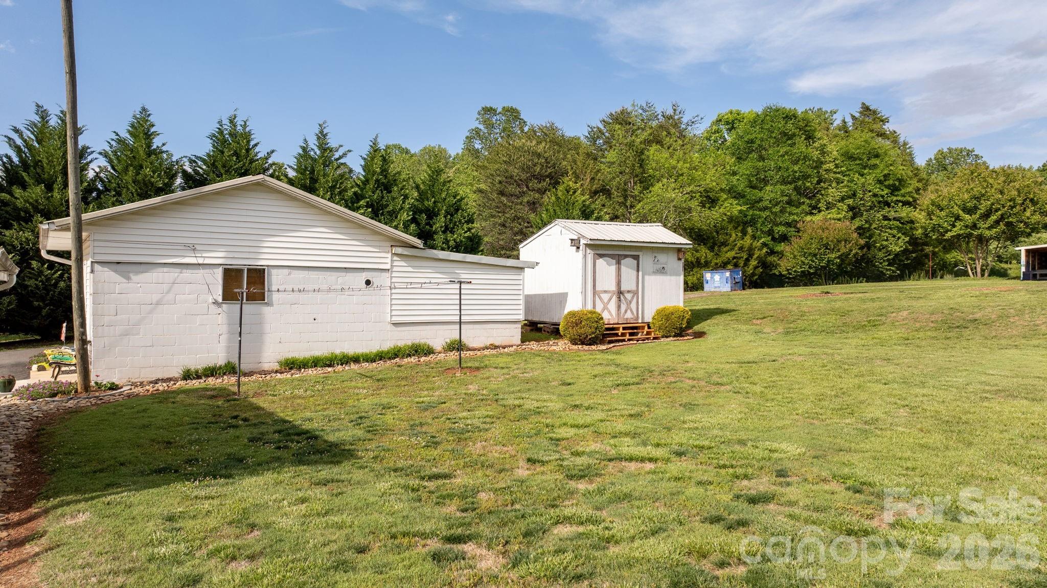 2582 Startown Road — Newton