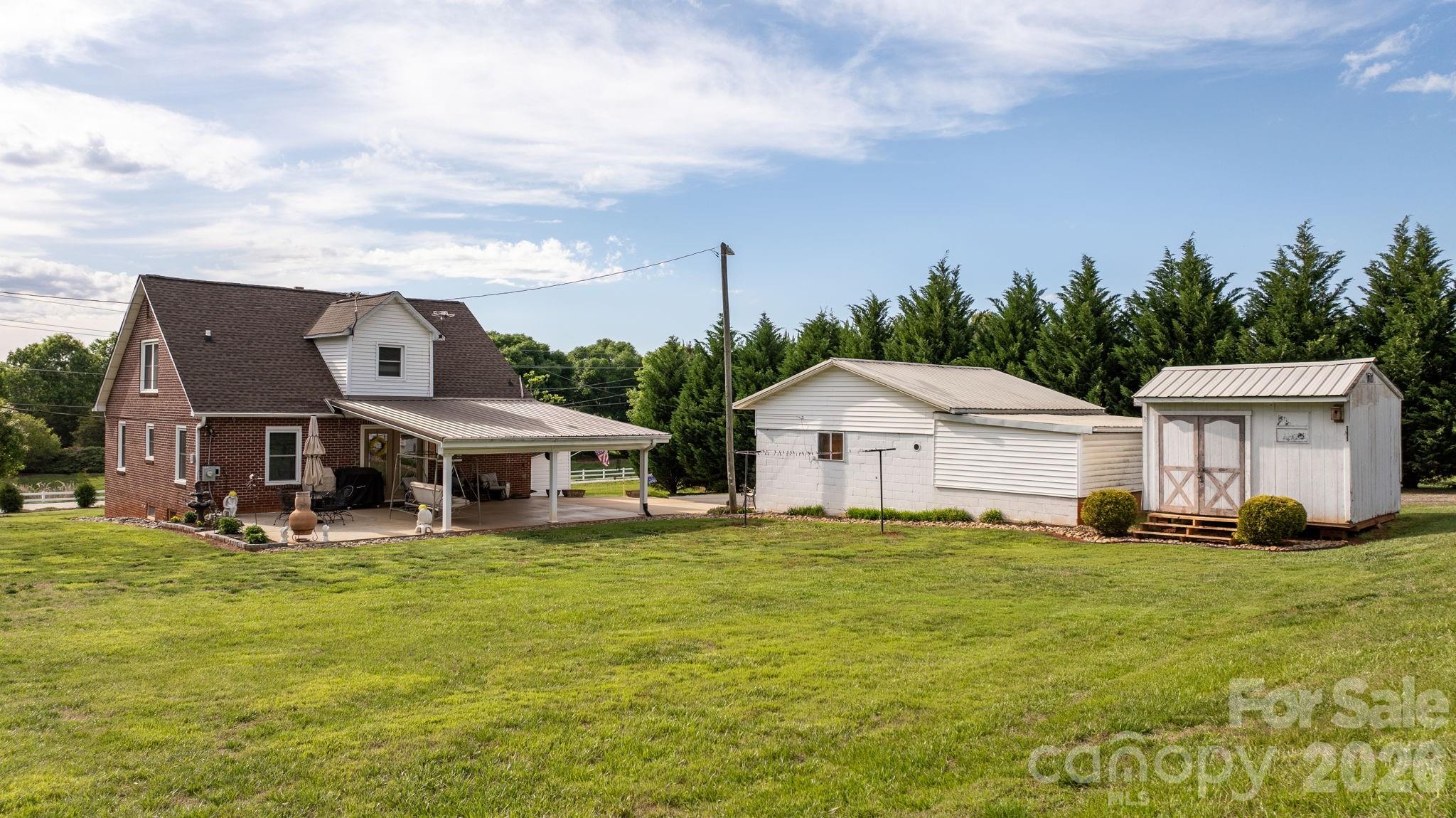 2582 Startown Road — Newton