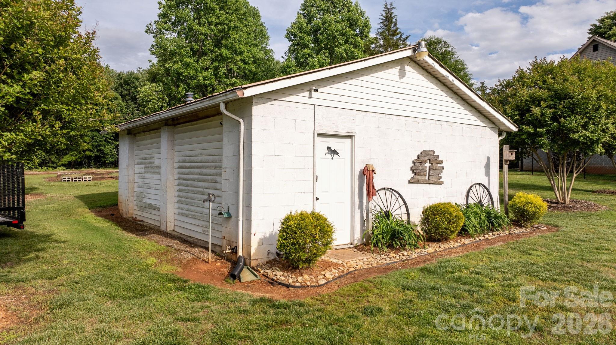 2582 Startown Road — Newton