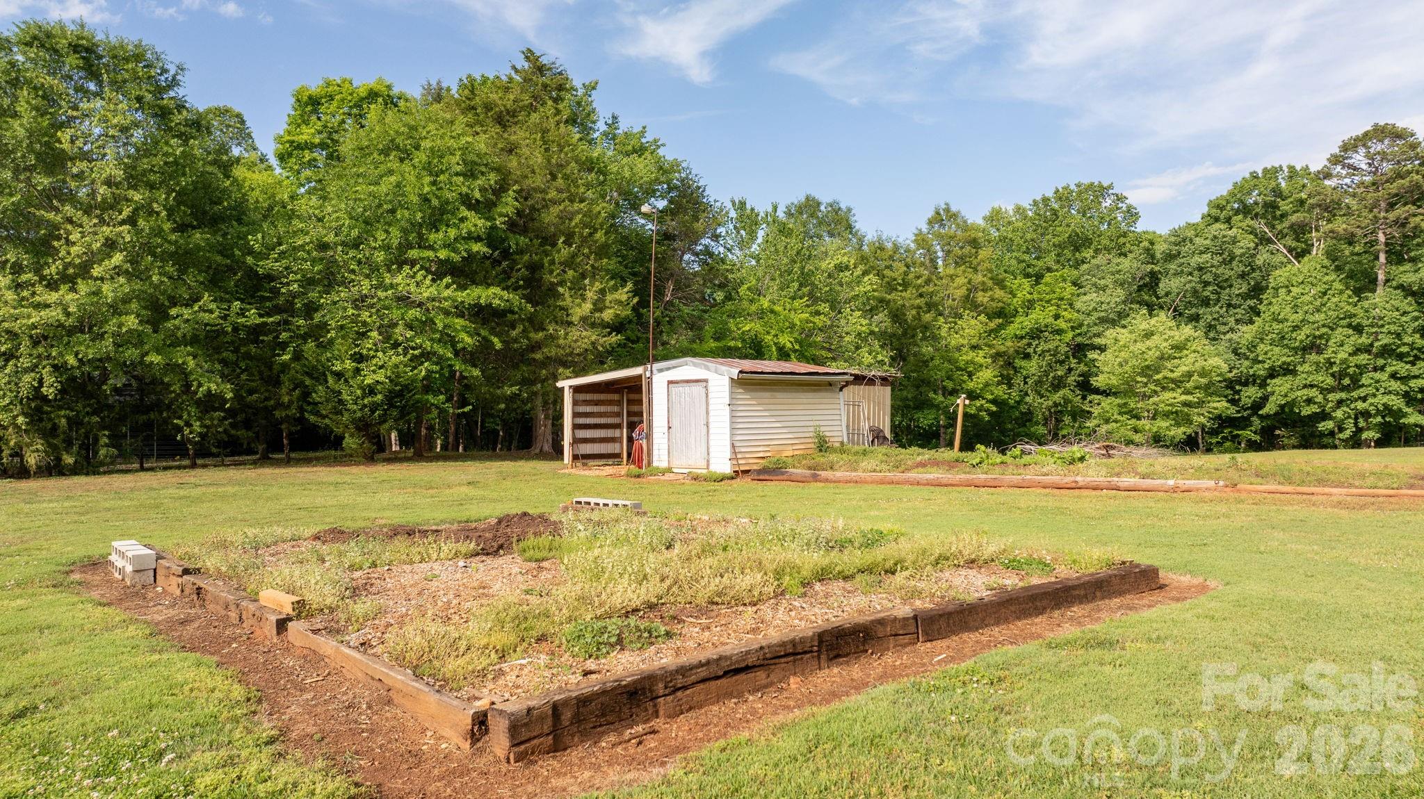 2582 Startown Road — Newton