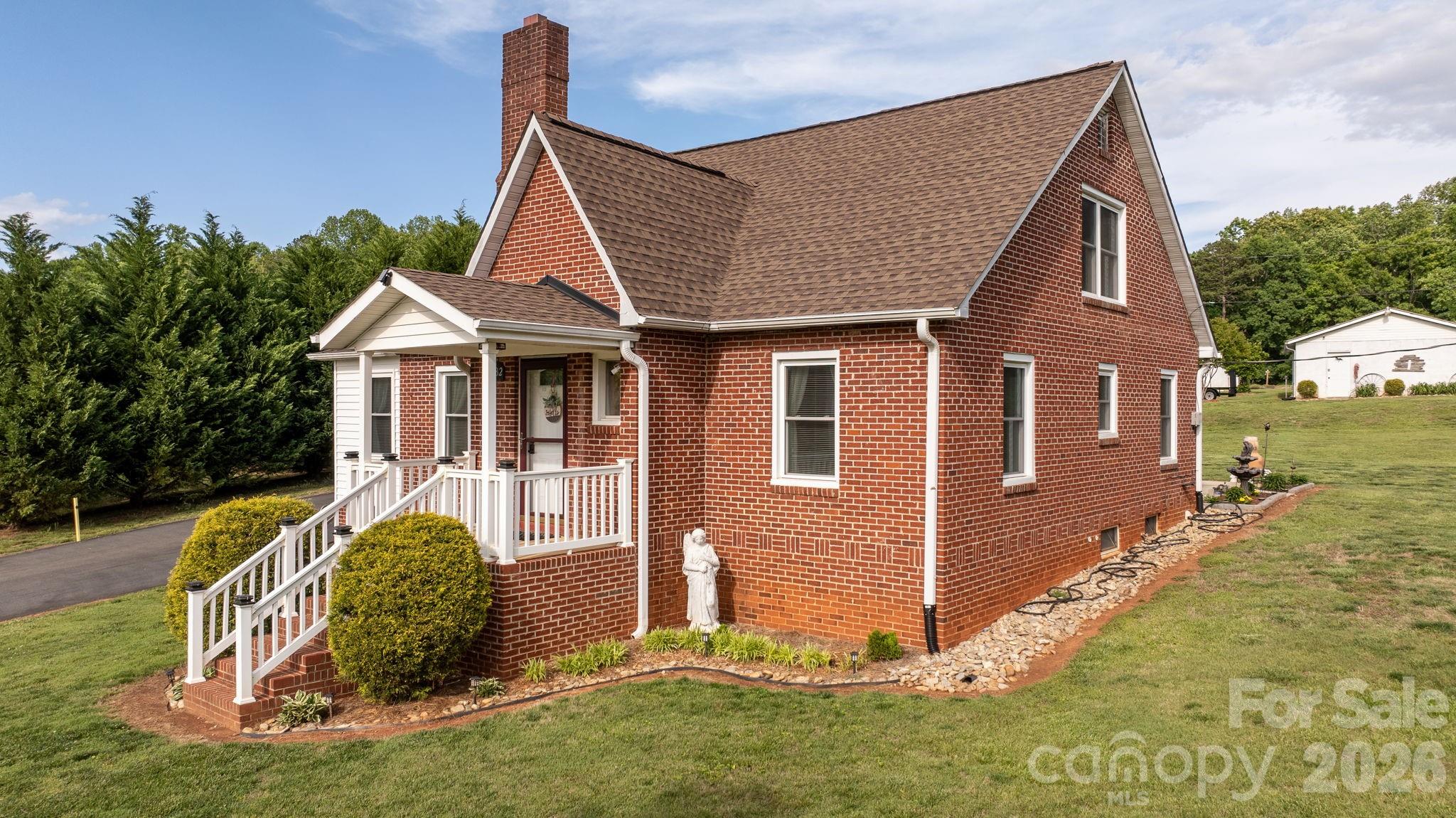 2582 Startown Road — Newton