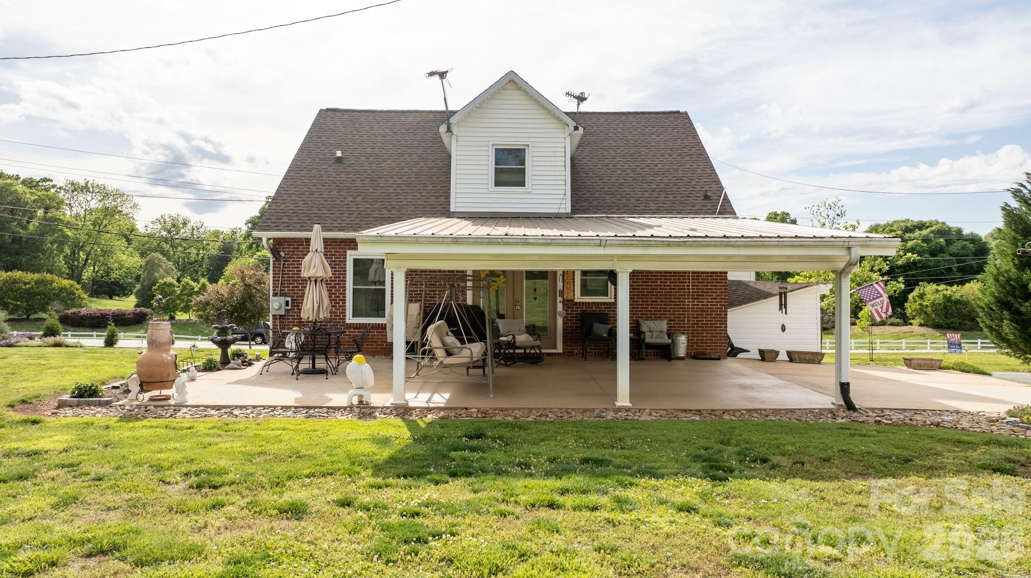 2582 Startown Road — Newton
