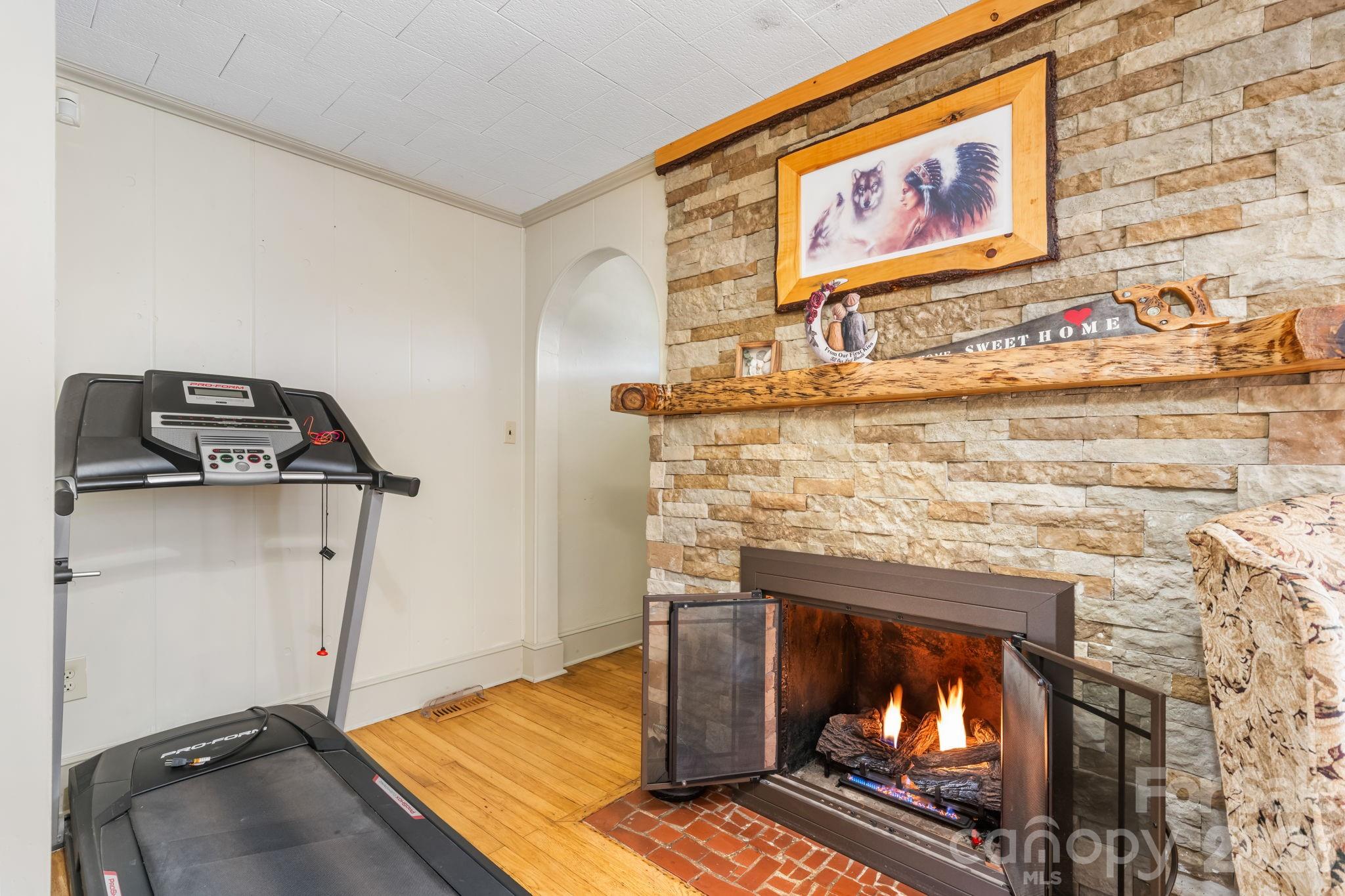 2582 Startown Road — Newton