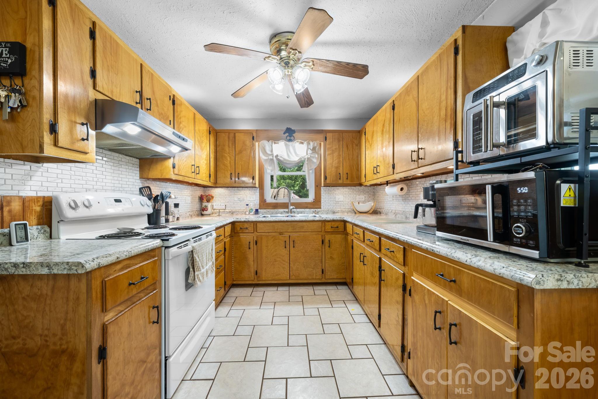 2582 Startown Road — Newton