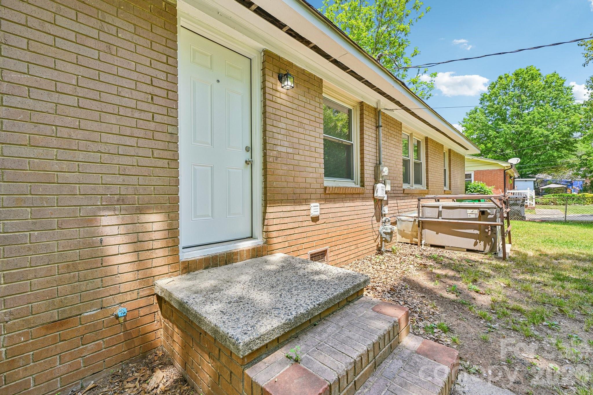 3935 Crestridge Drive — Charlotte