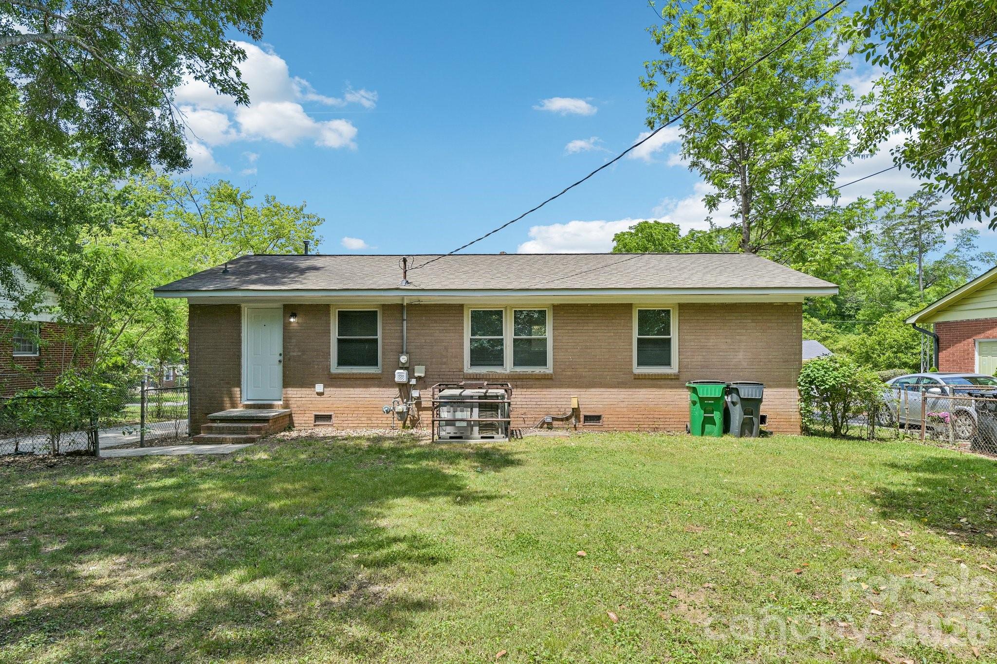 3935 Crestridge Drive — Charlotte
