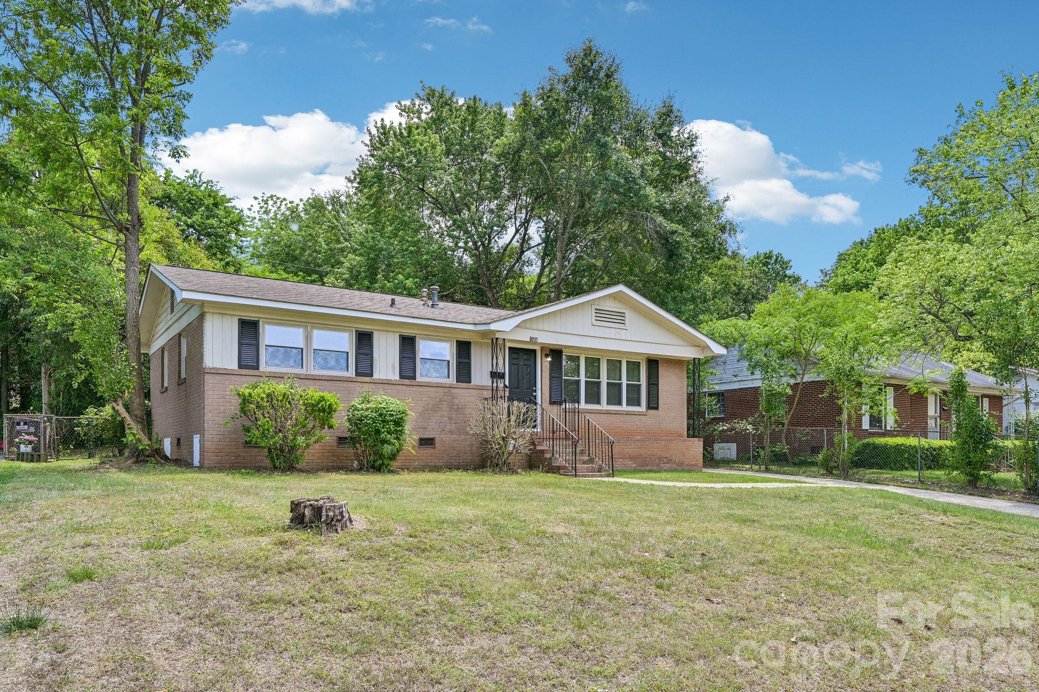 3935 Crestridge Drive — Charlotte