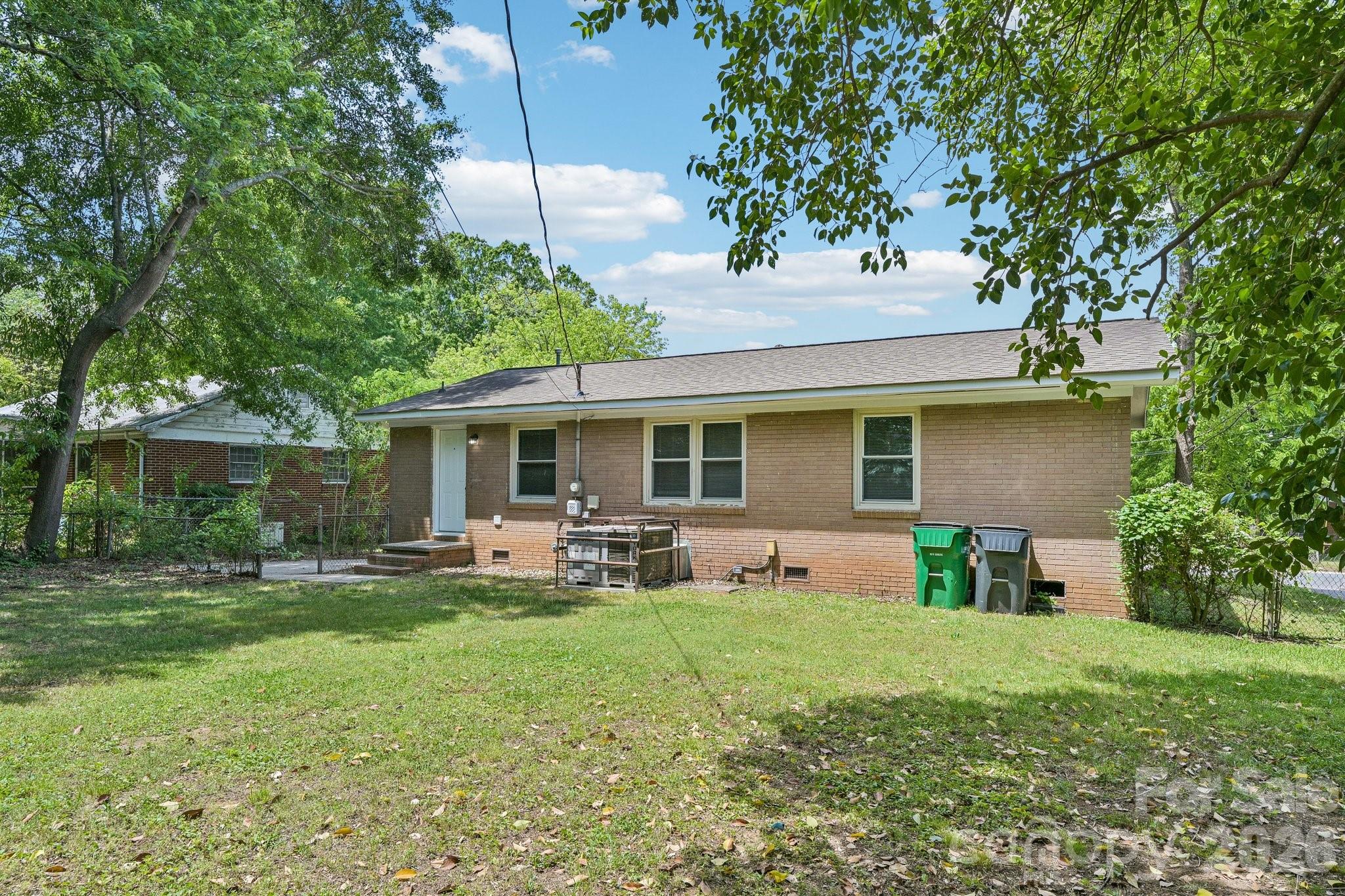 3935 Crestridge Drive — Charlotte