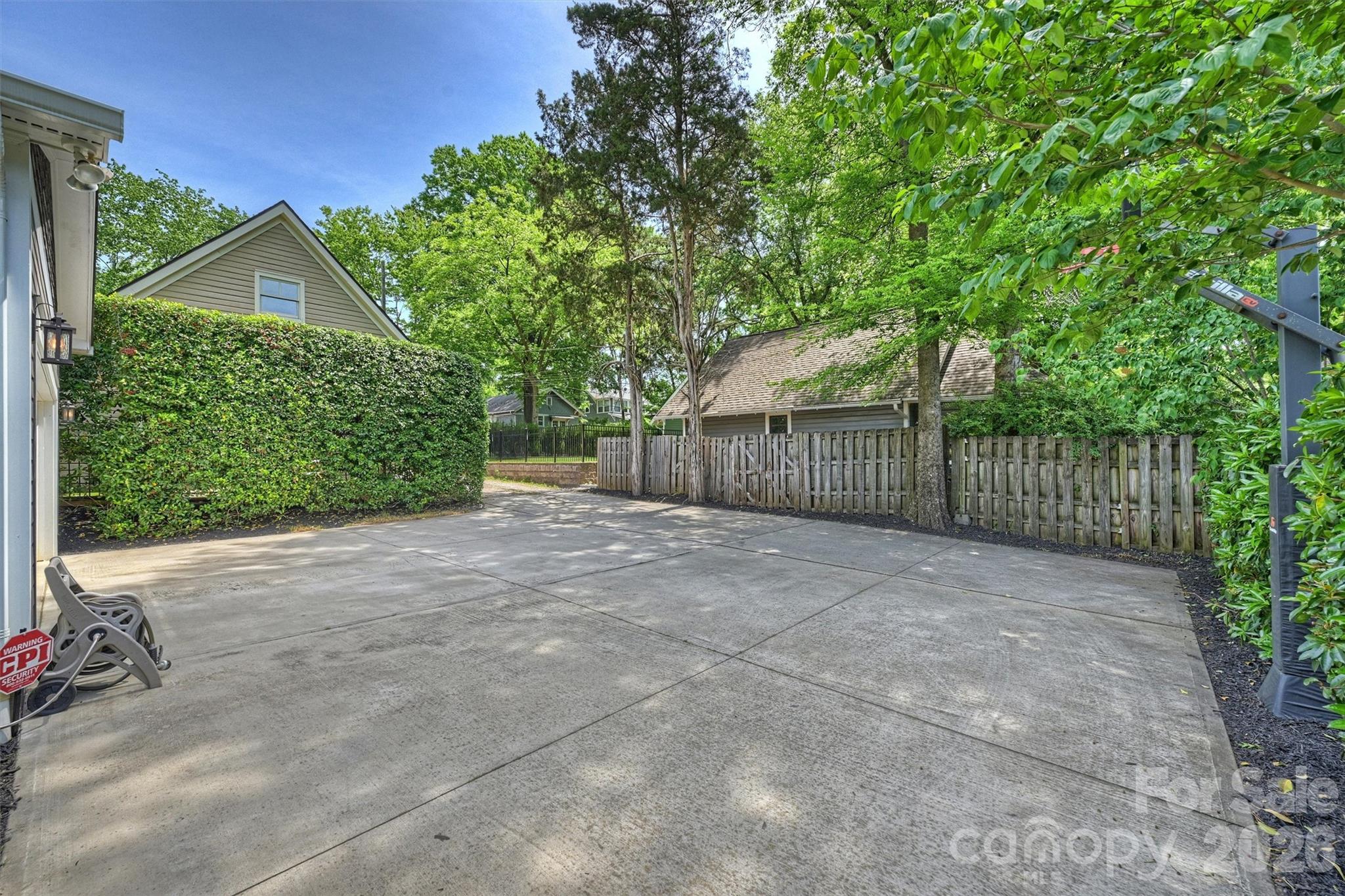 1919 Springdale Avenue — Charlotte