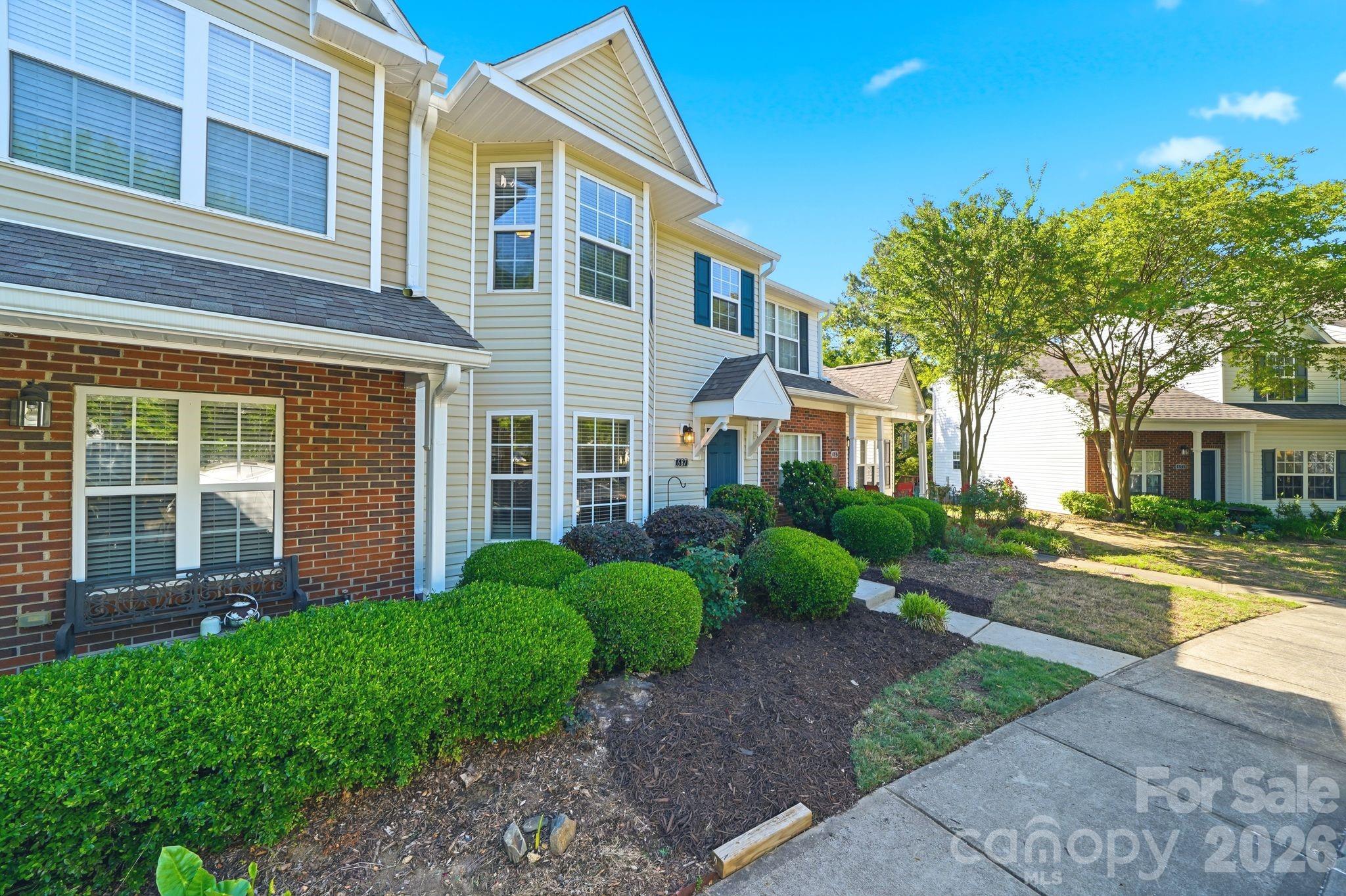 687 Rock Lake Glen — Fort Mill