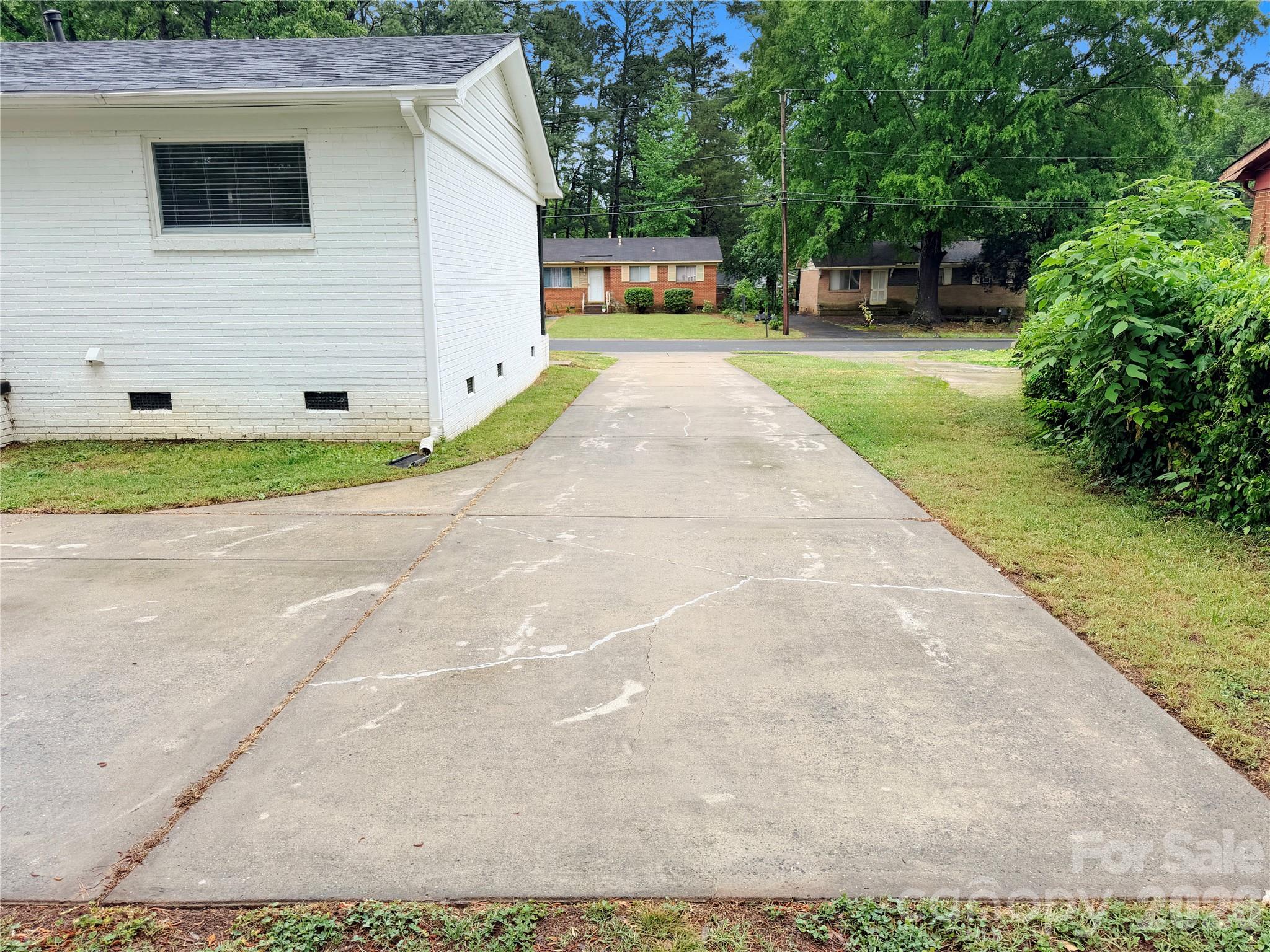 9209 Edgevale Drive — Charlotte
