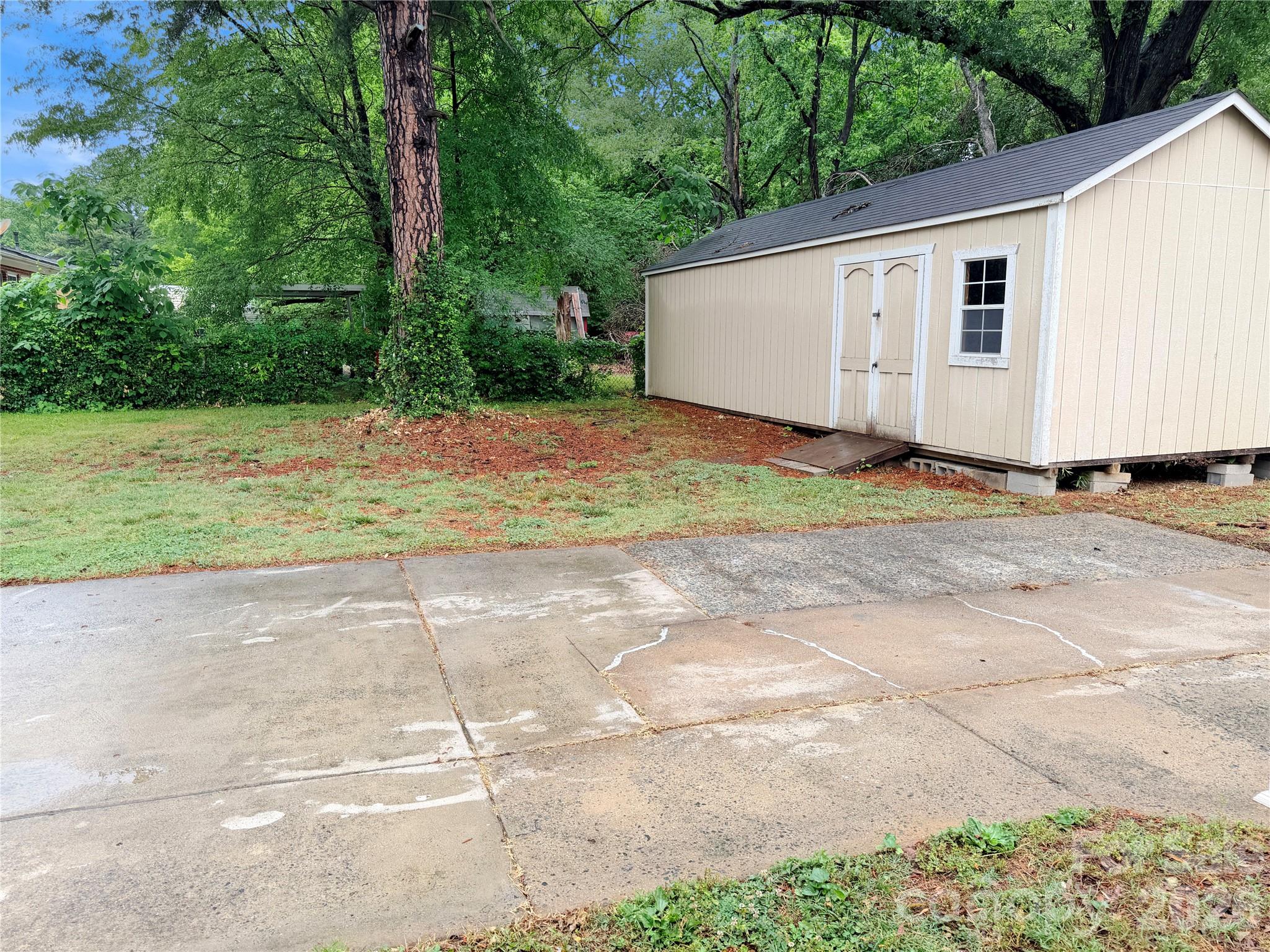 9209 Edgevale Drive — Charlotte