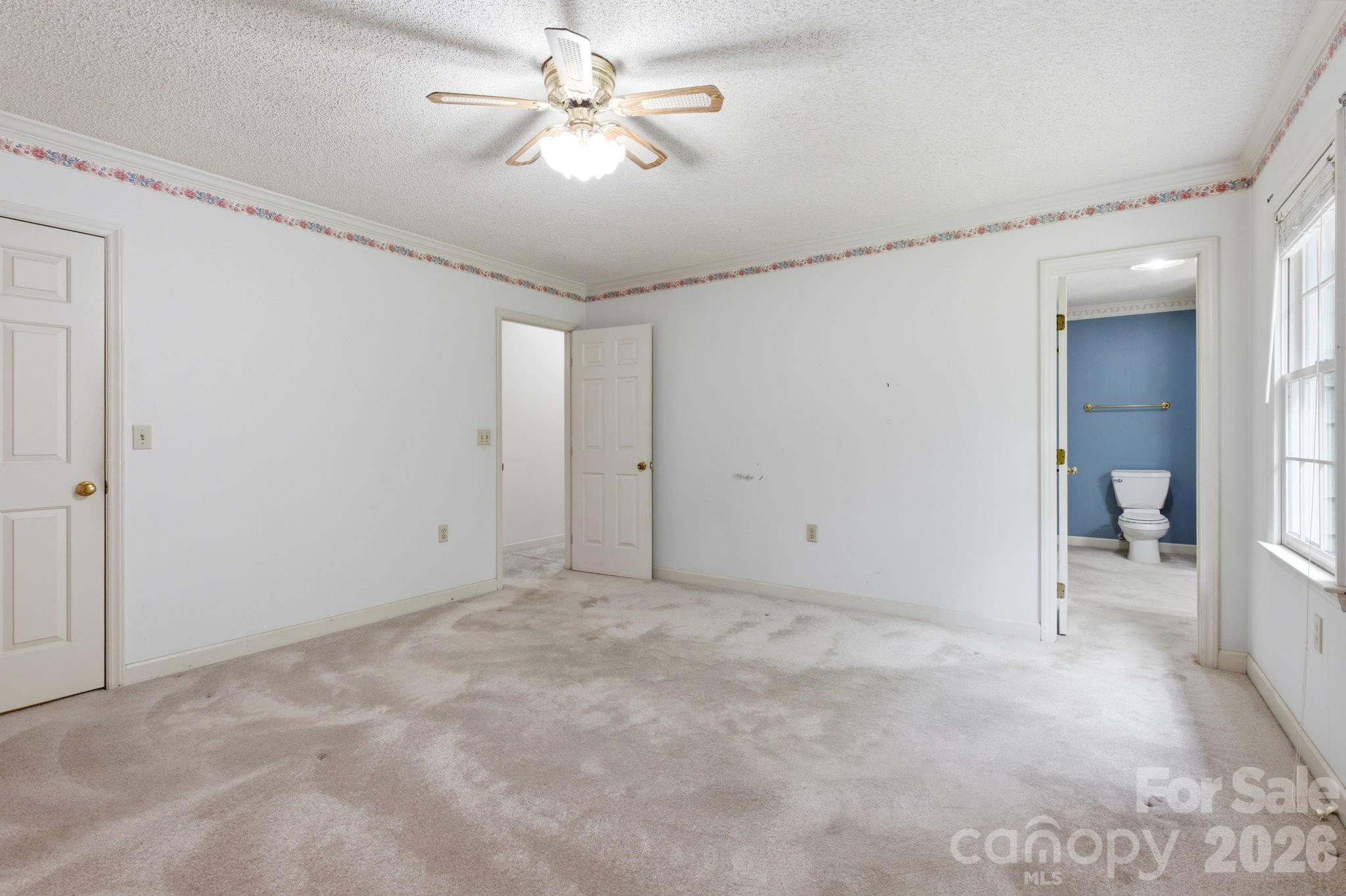 4804 Elmhurst Drive NE — Hickory