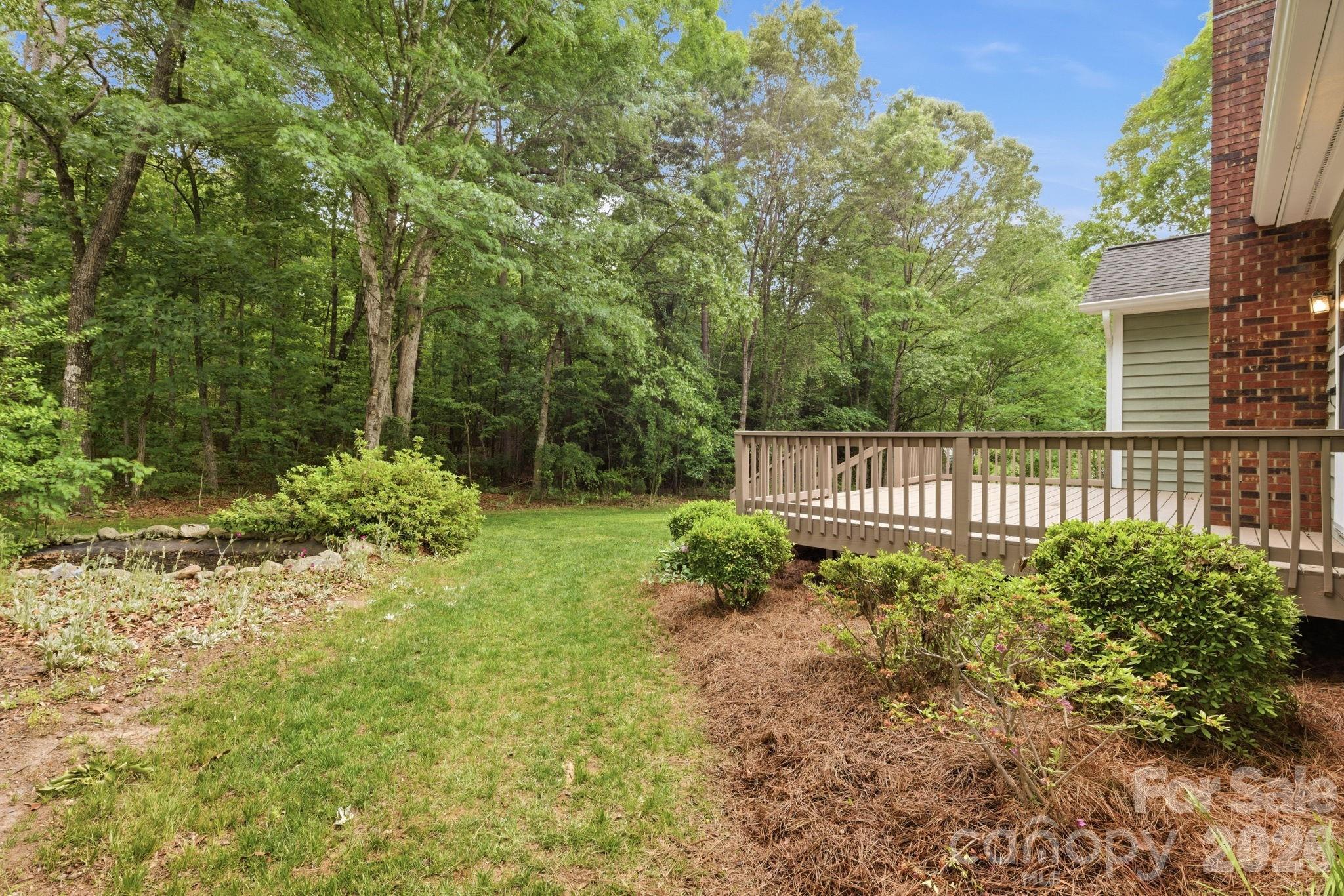 4804 Elmhurst Drive NE — Hickory