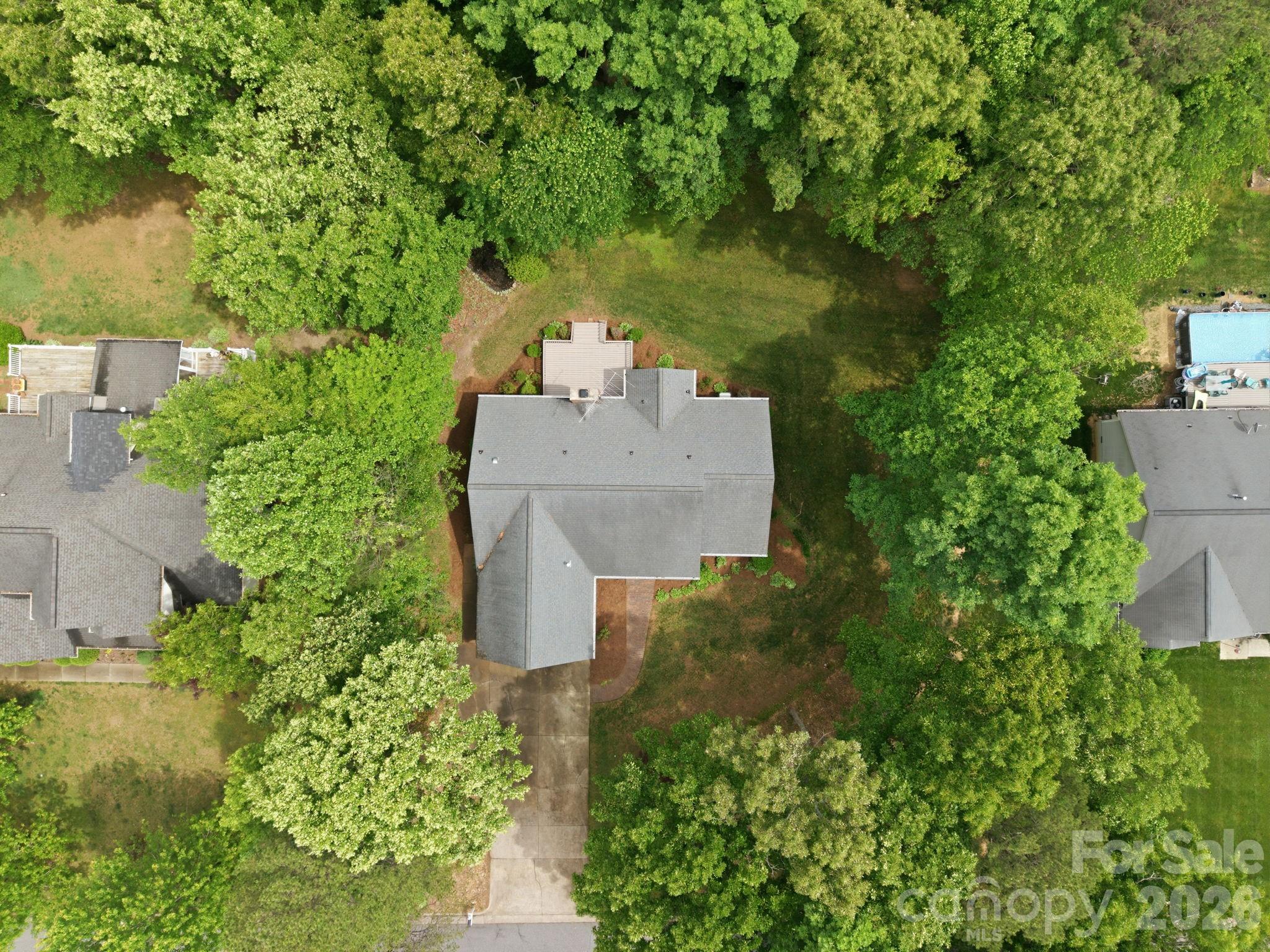 4804 Elmhurst Drive NE — Hickory