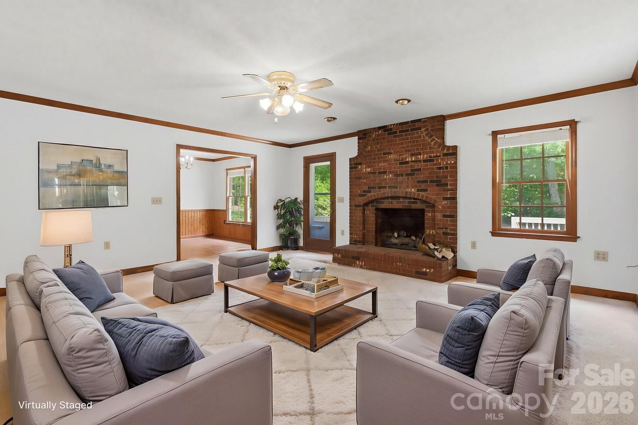 4804 Elmhurst Drive NE — Hickory