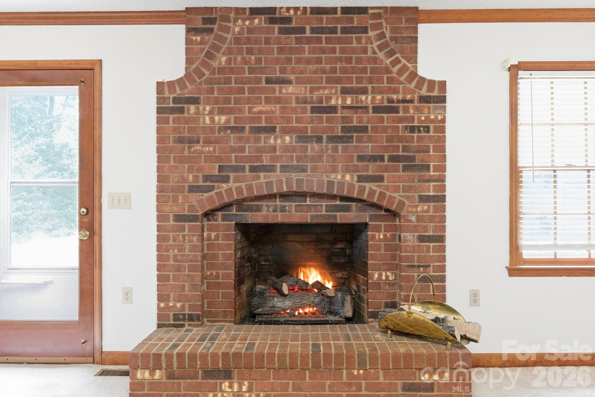 4804 Elmhurst Drive NE — Hickory