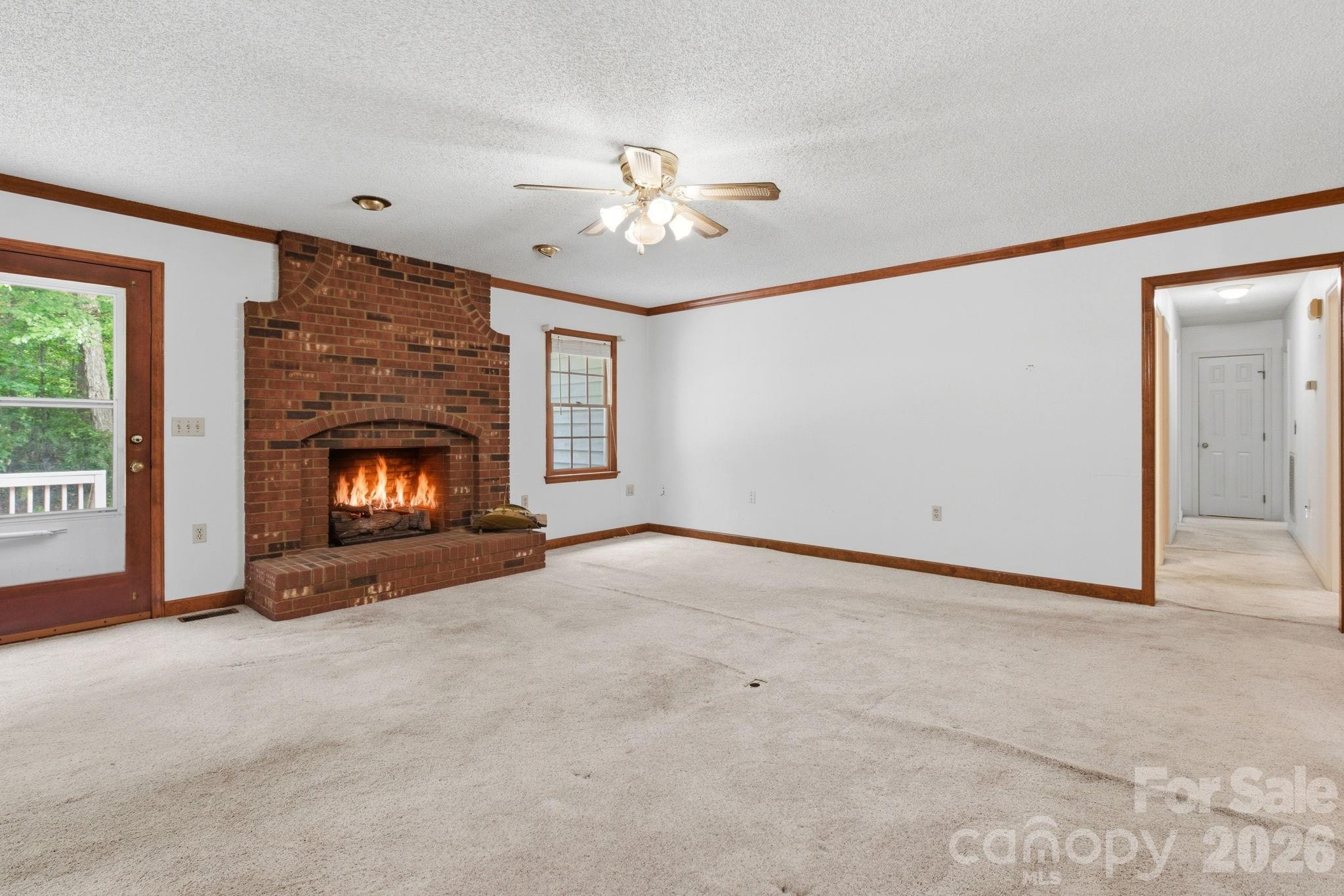 4804 Elmhurst Drive NE — Hickory