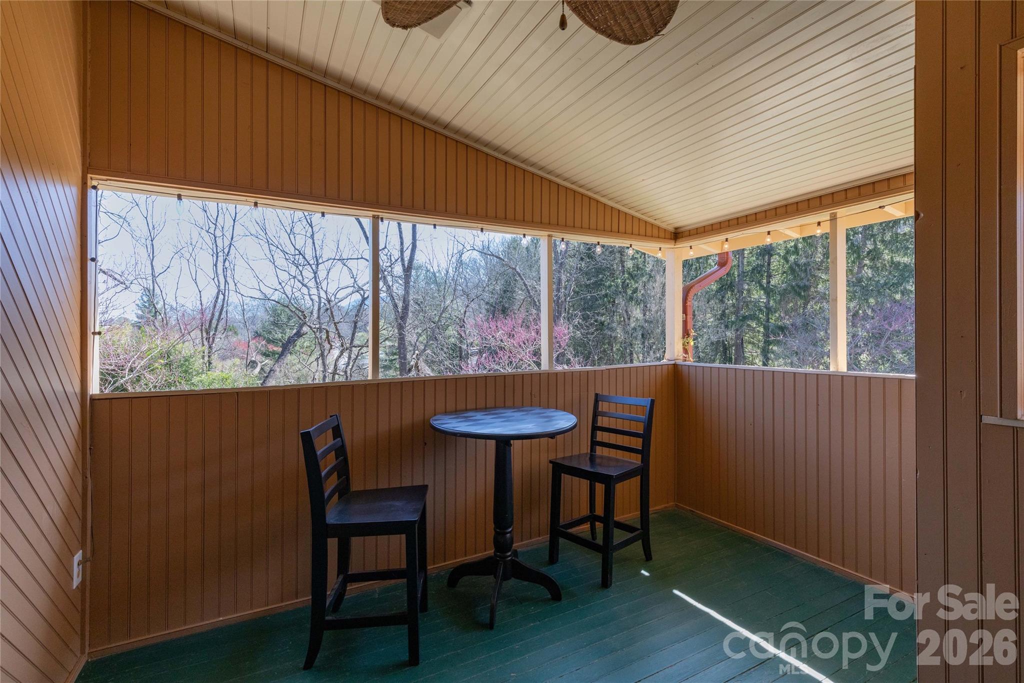 129 Woolsey Heights — Waynesville