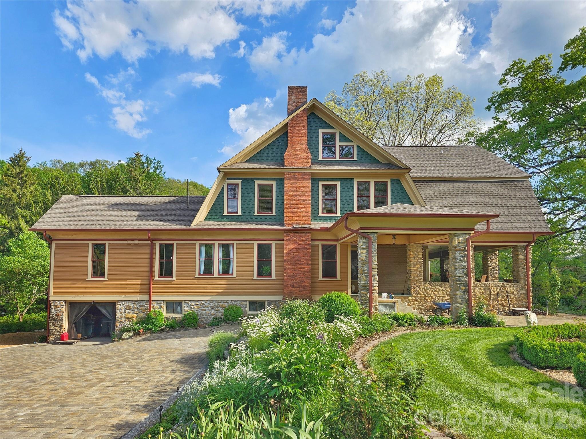 129 Woolsey Heights — Waynesville
