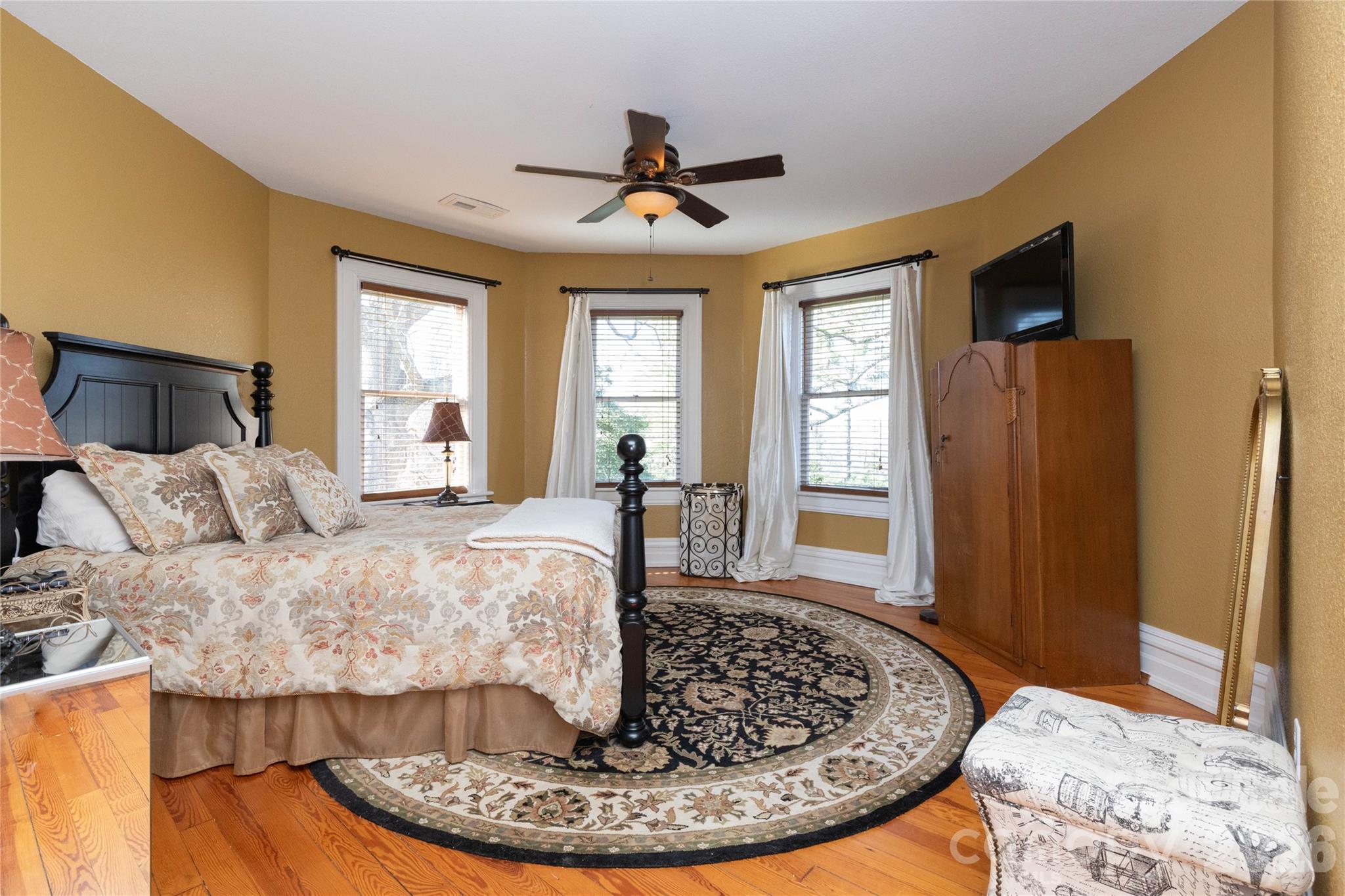 129 Woolsey Heights — Waynesville