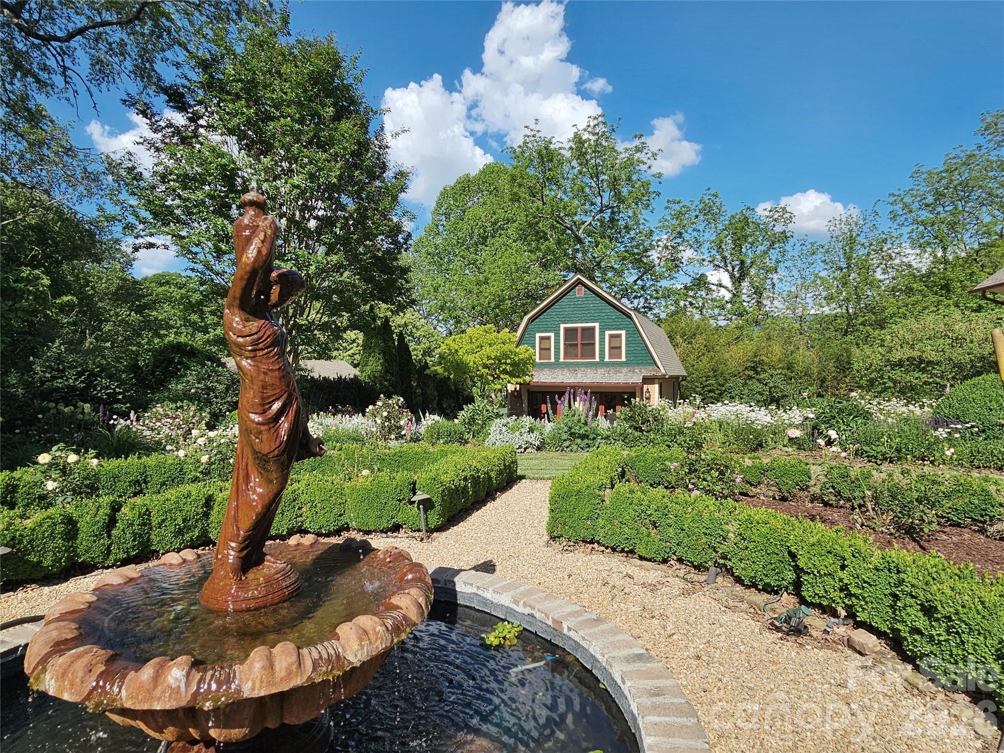 129 Woolsey Heights — Waynesville