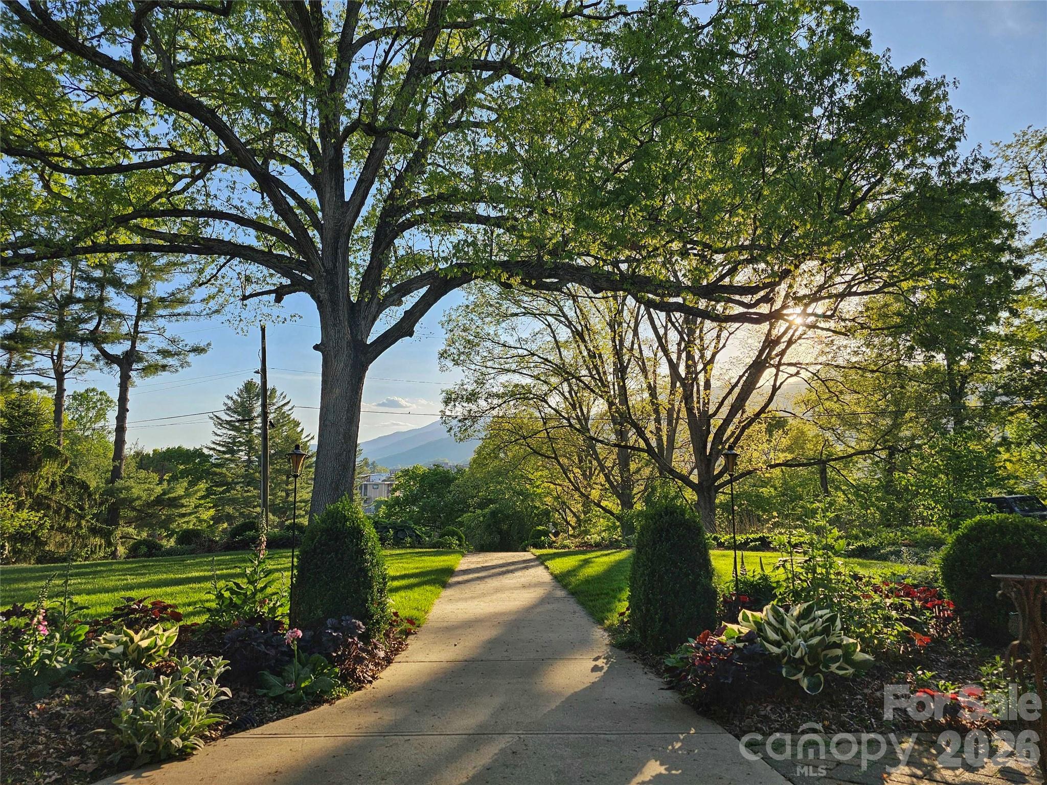 129 Woolsey Heights — Waynesville