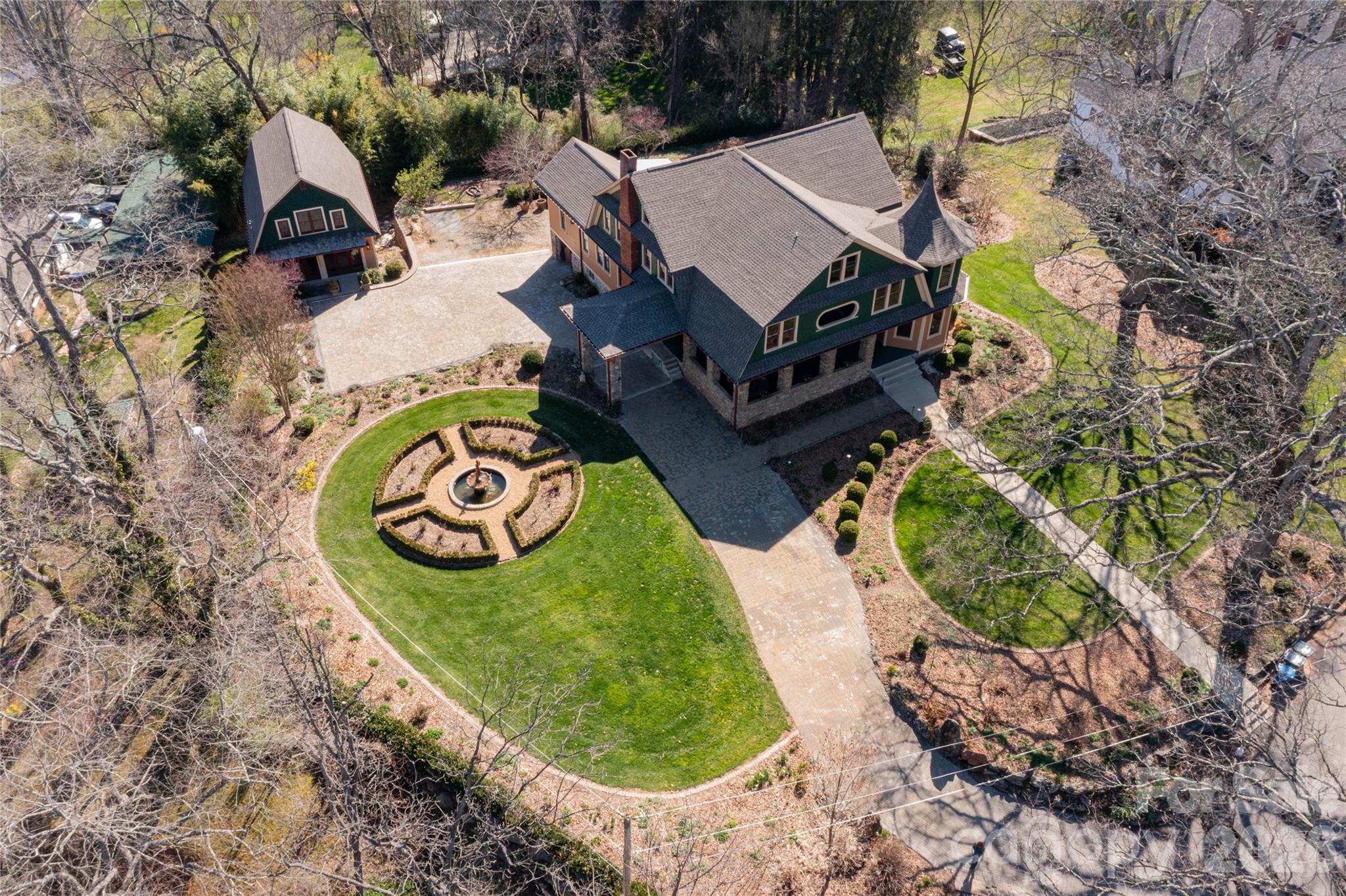 129 Woolsey Heights — Waynesville