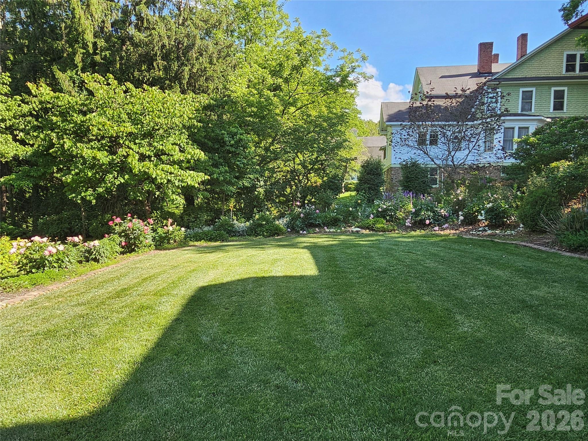 129 Woolsey Heights — Waynesville