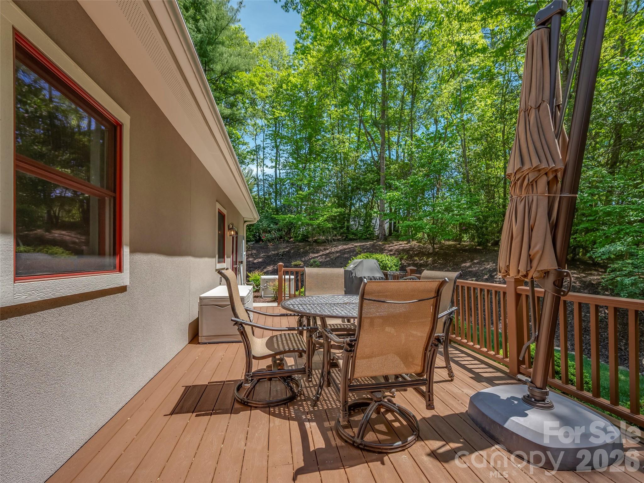 100 Falls Summit Road — Hendersonville