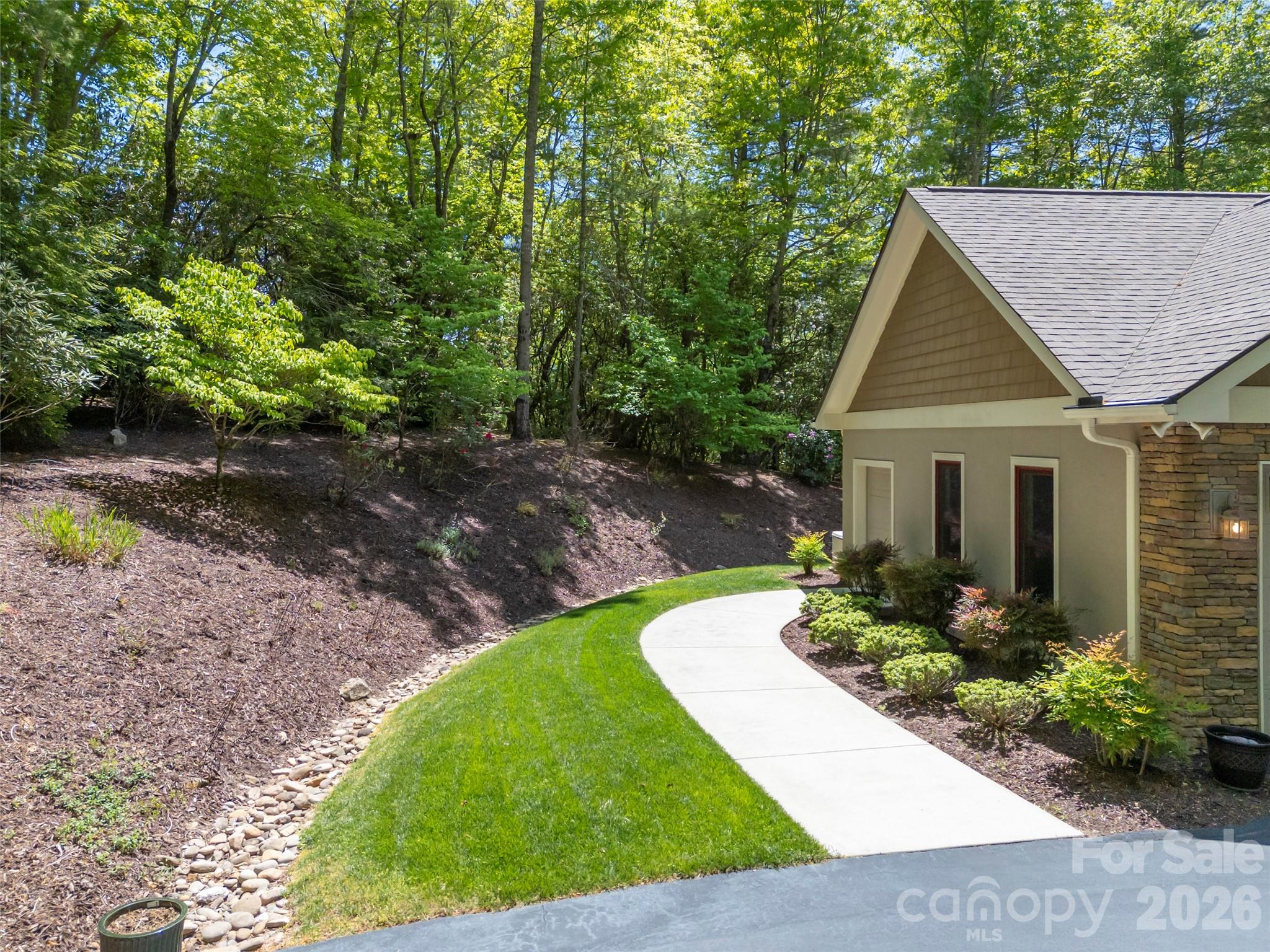 100 Falls Summit Road — Hendersonville