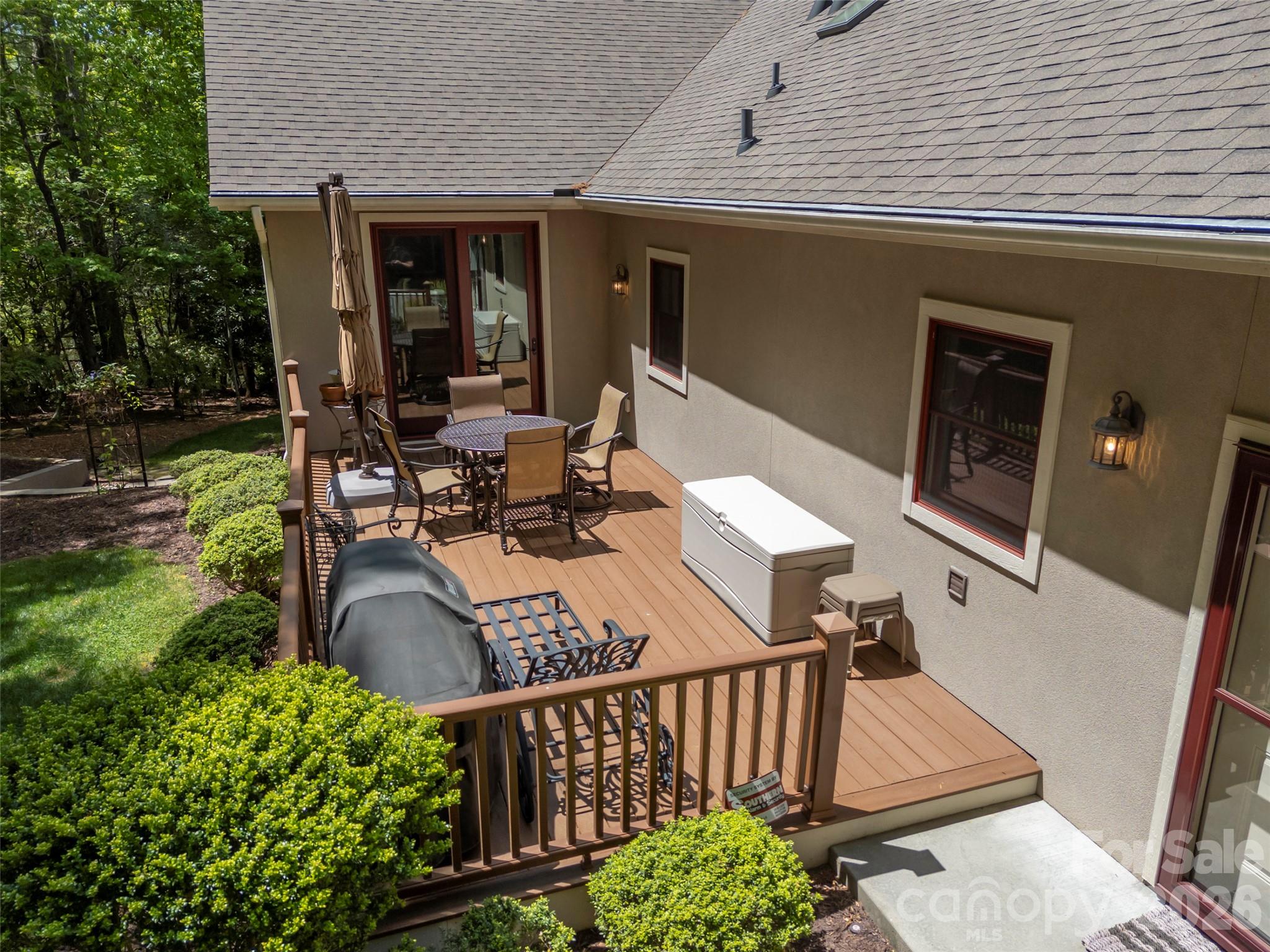 100 Falls Summit Road — Hendersonville