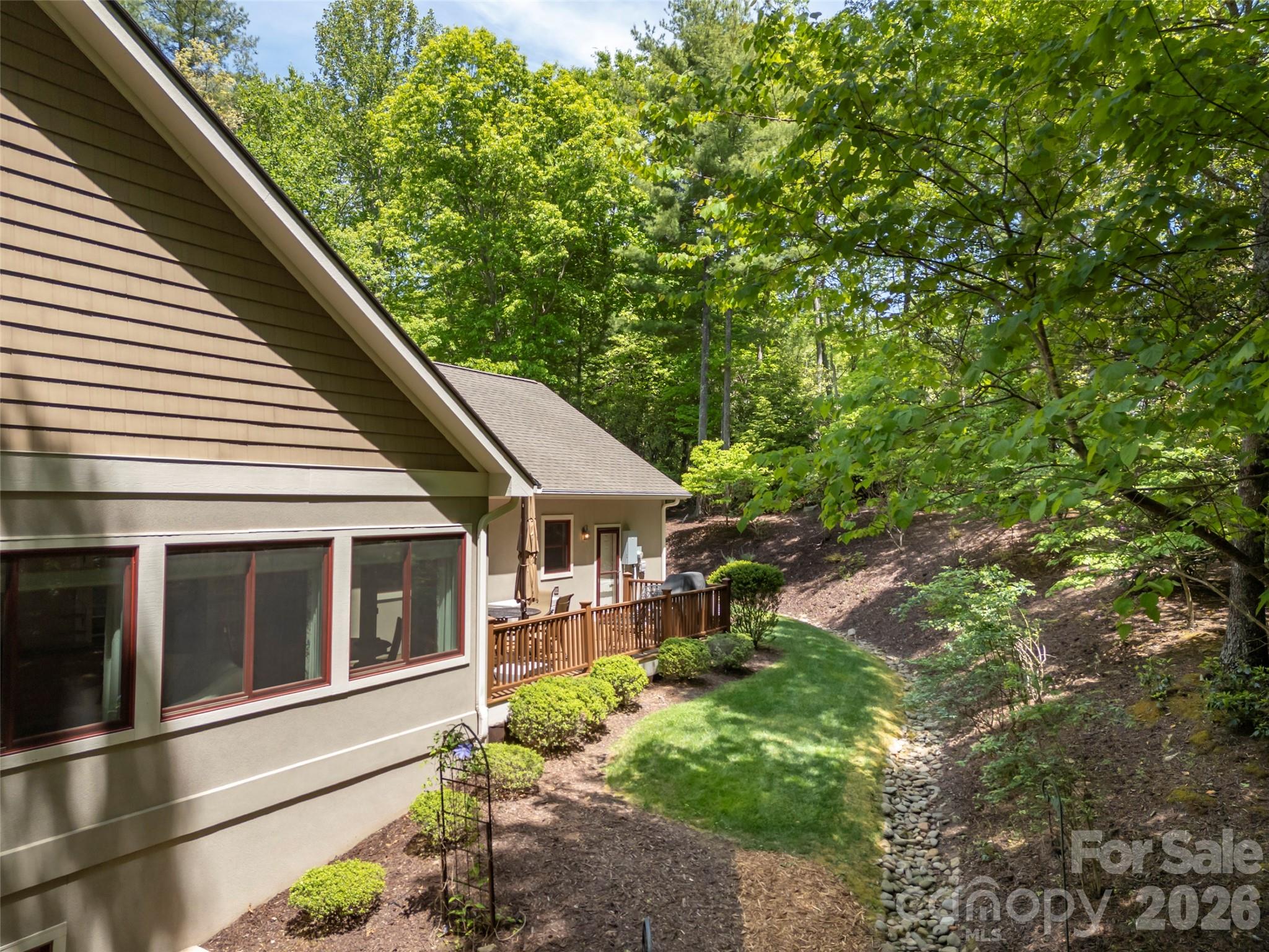 100 Falls Summit Road — Hendersonville