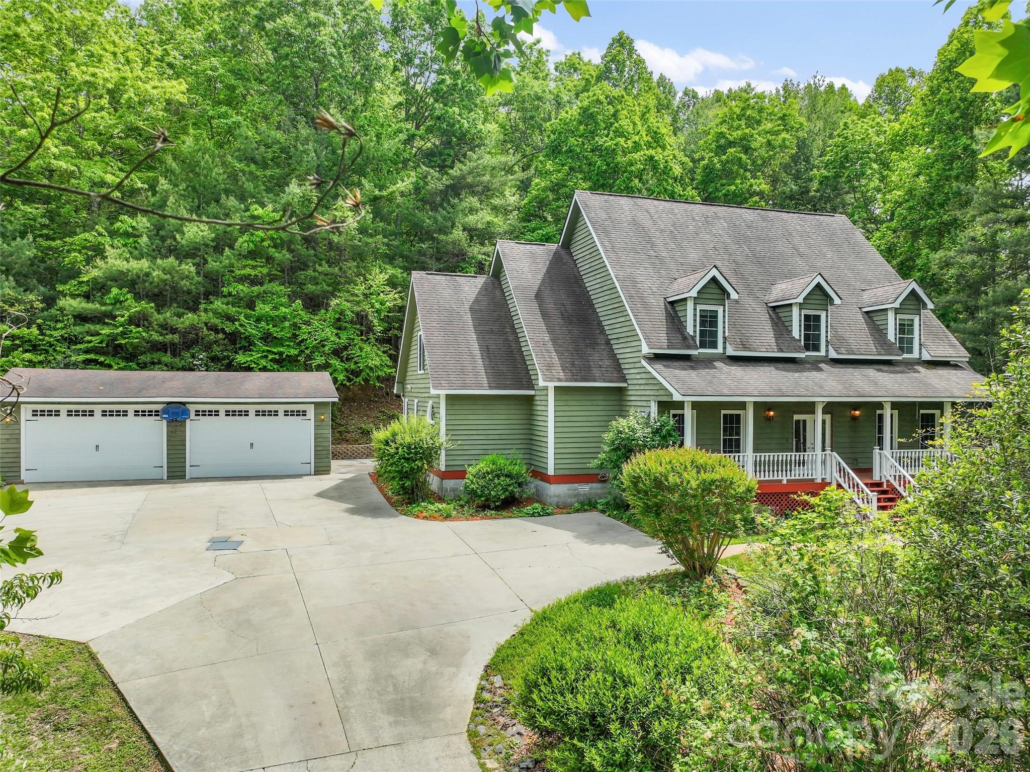 287 Shady Creek Lane — Hendersonville