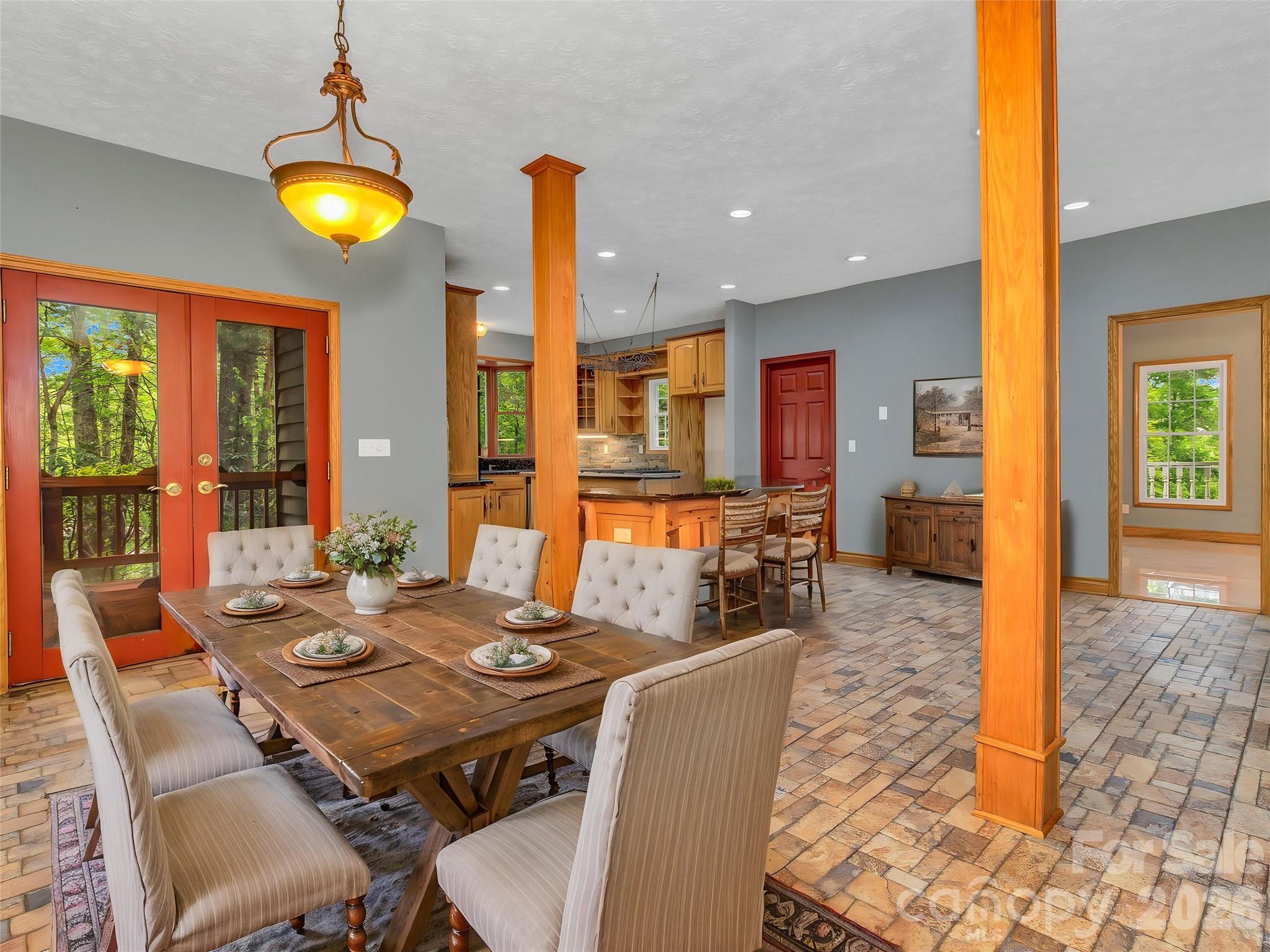 287 Shady Creek Lane — Hendersonville