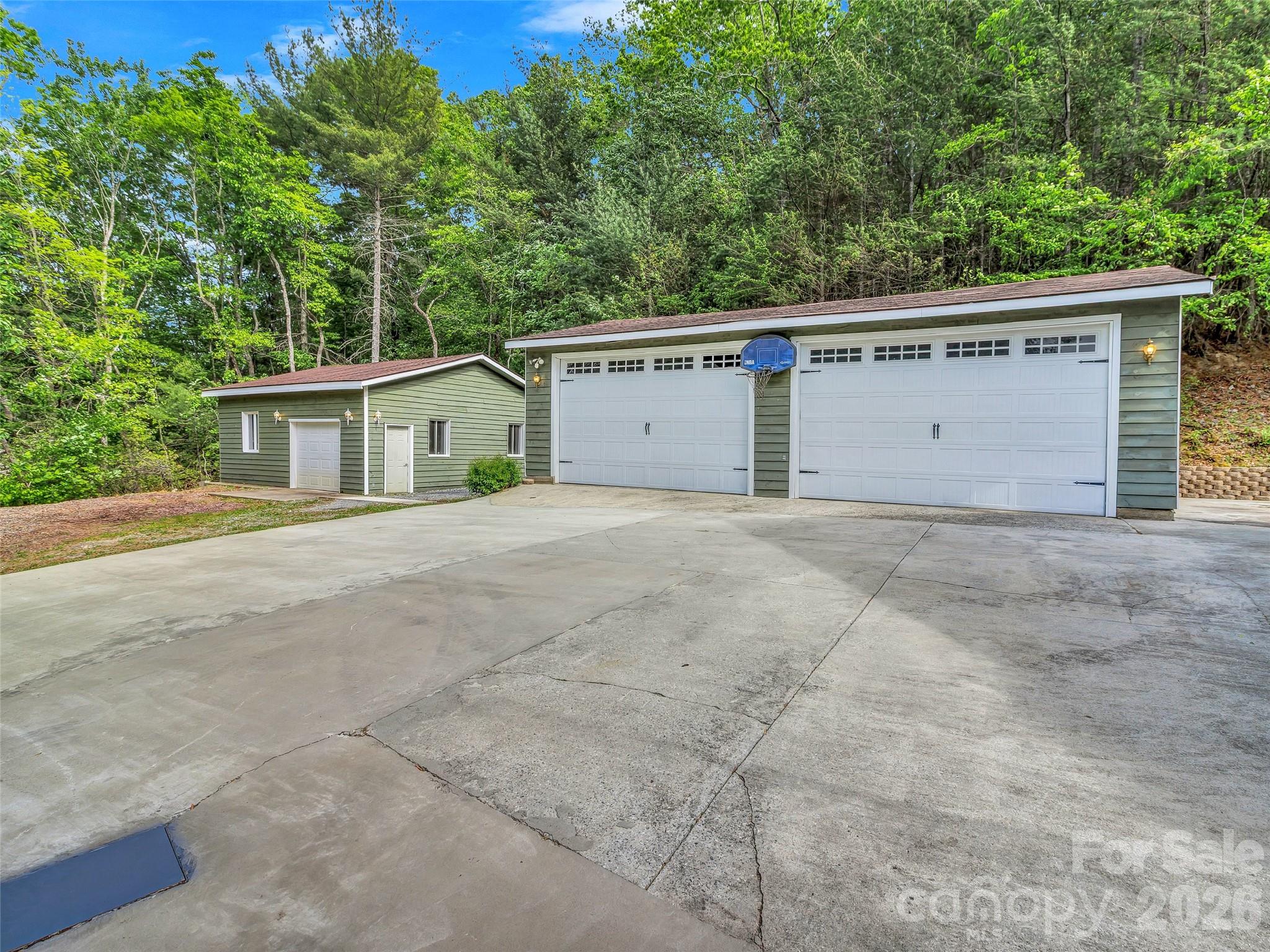 287 Shady Creek Lane — Hendersonville