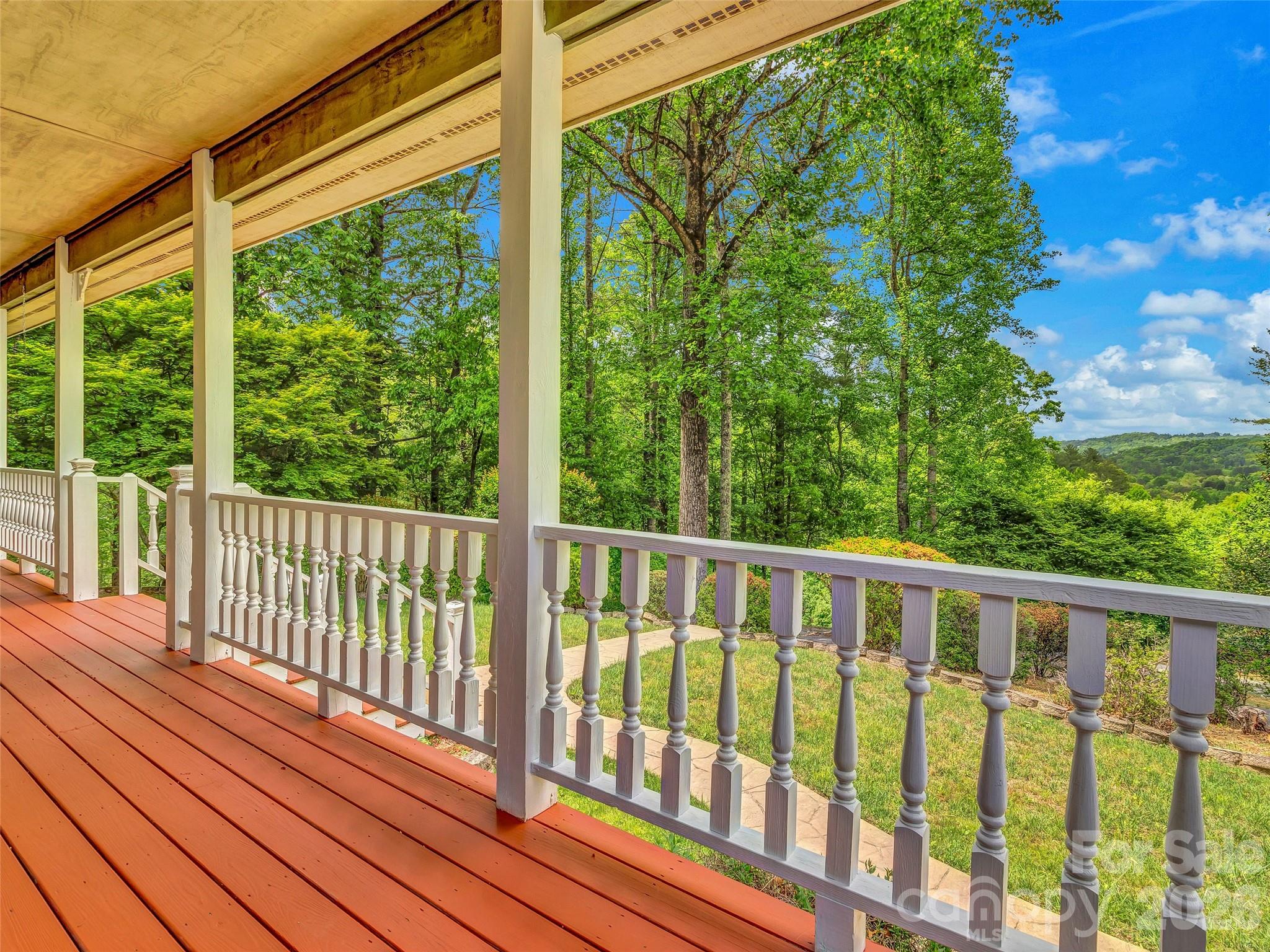 287 Shady Creek Lane — Hendersonville
