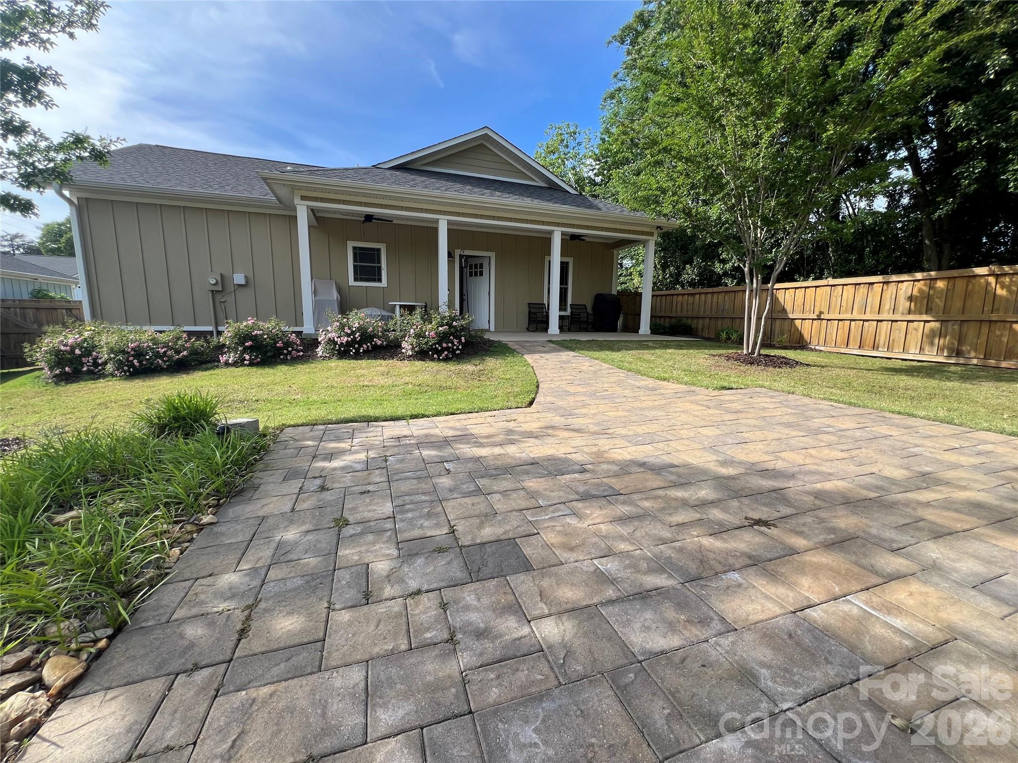 162 Red Oak Drive — Forest City