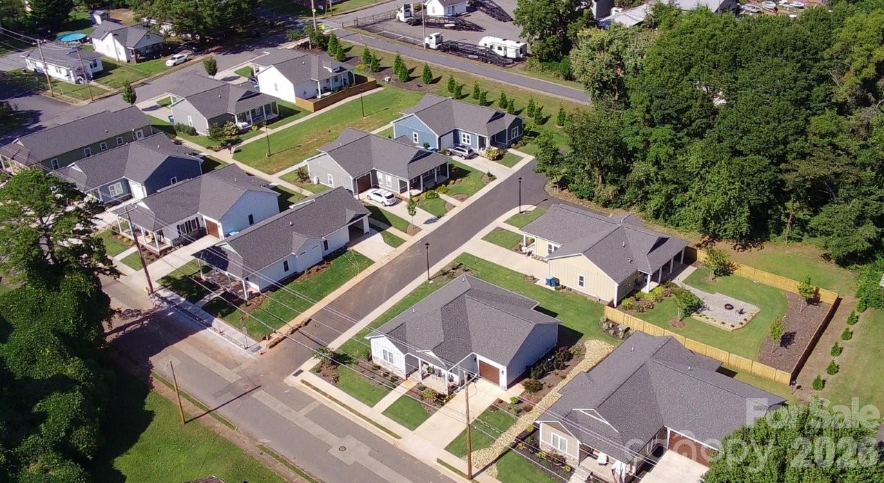 162 Red Oak Drive — Forest City