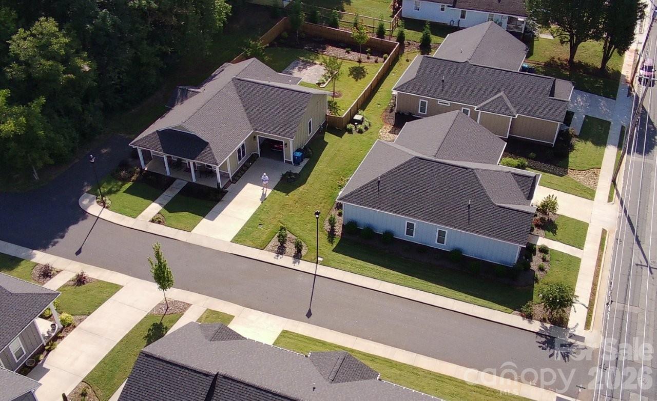 162 Red Oak Drive — Forest City