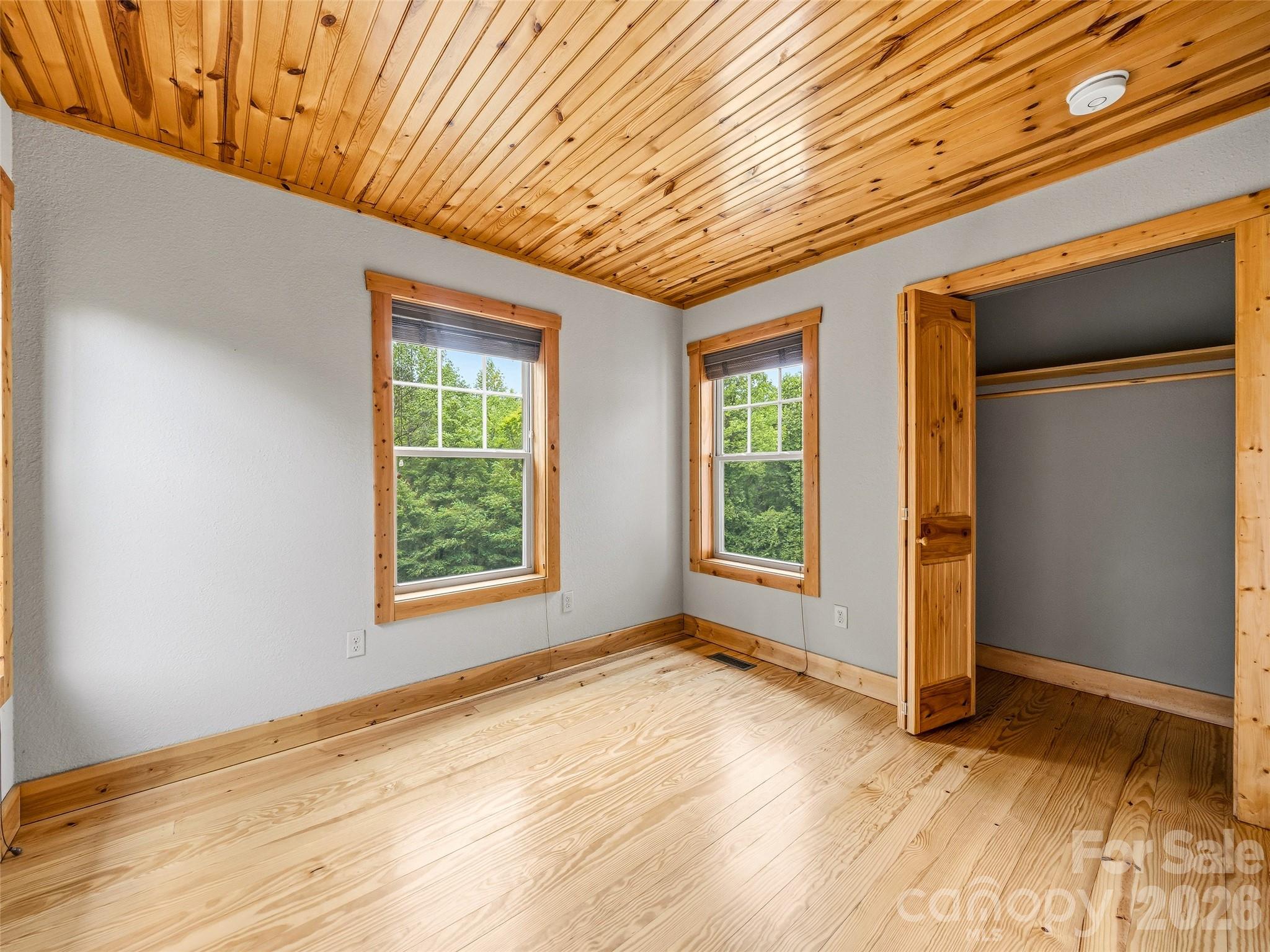 235 Hidden Knoll Drive — Hendersonville