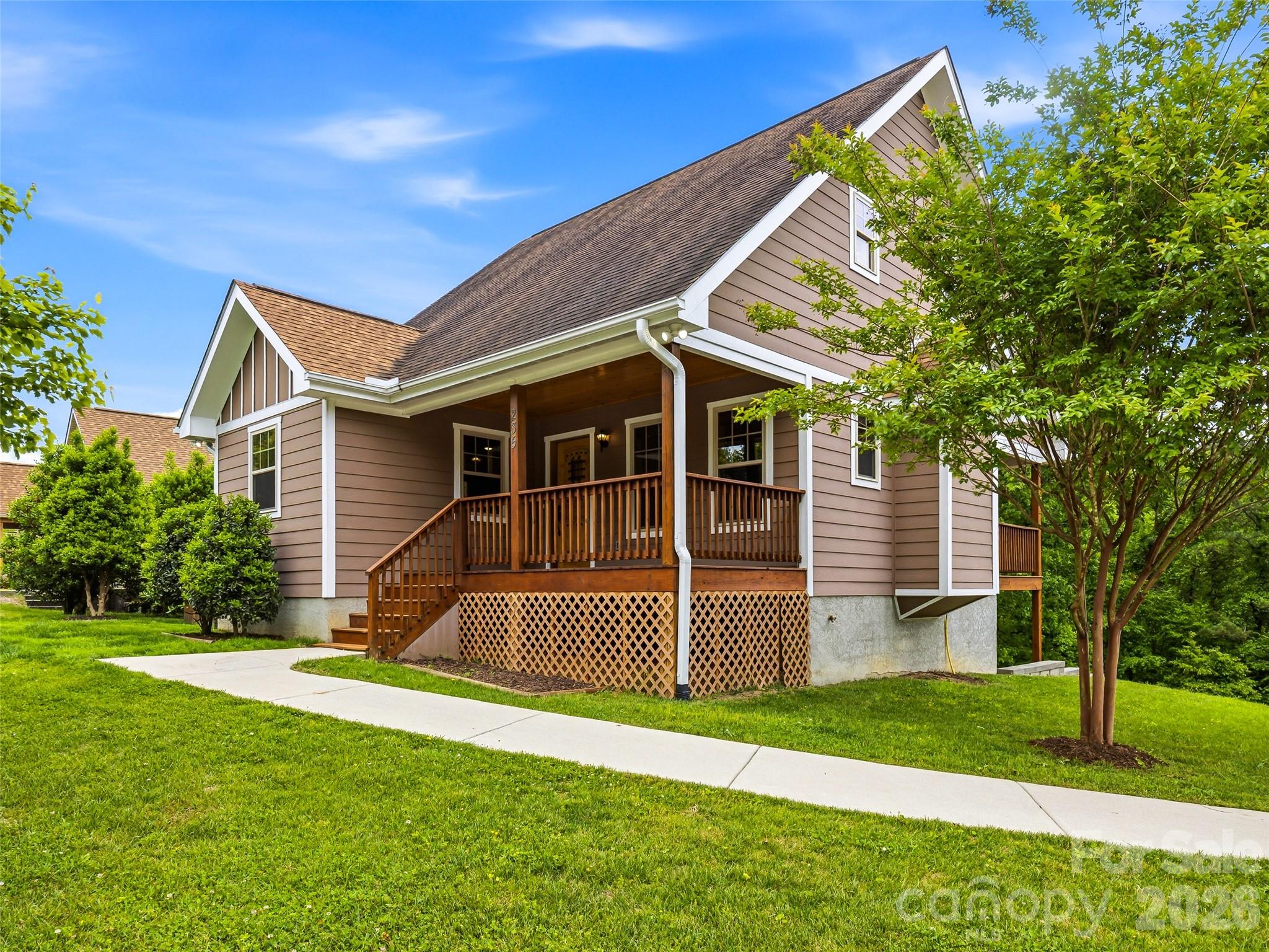 235 Hidden Knoll Drive — Hendersonville
