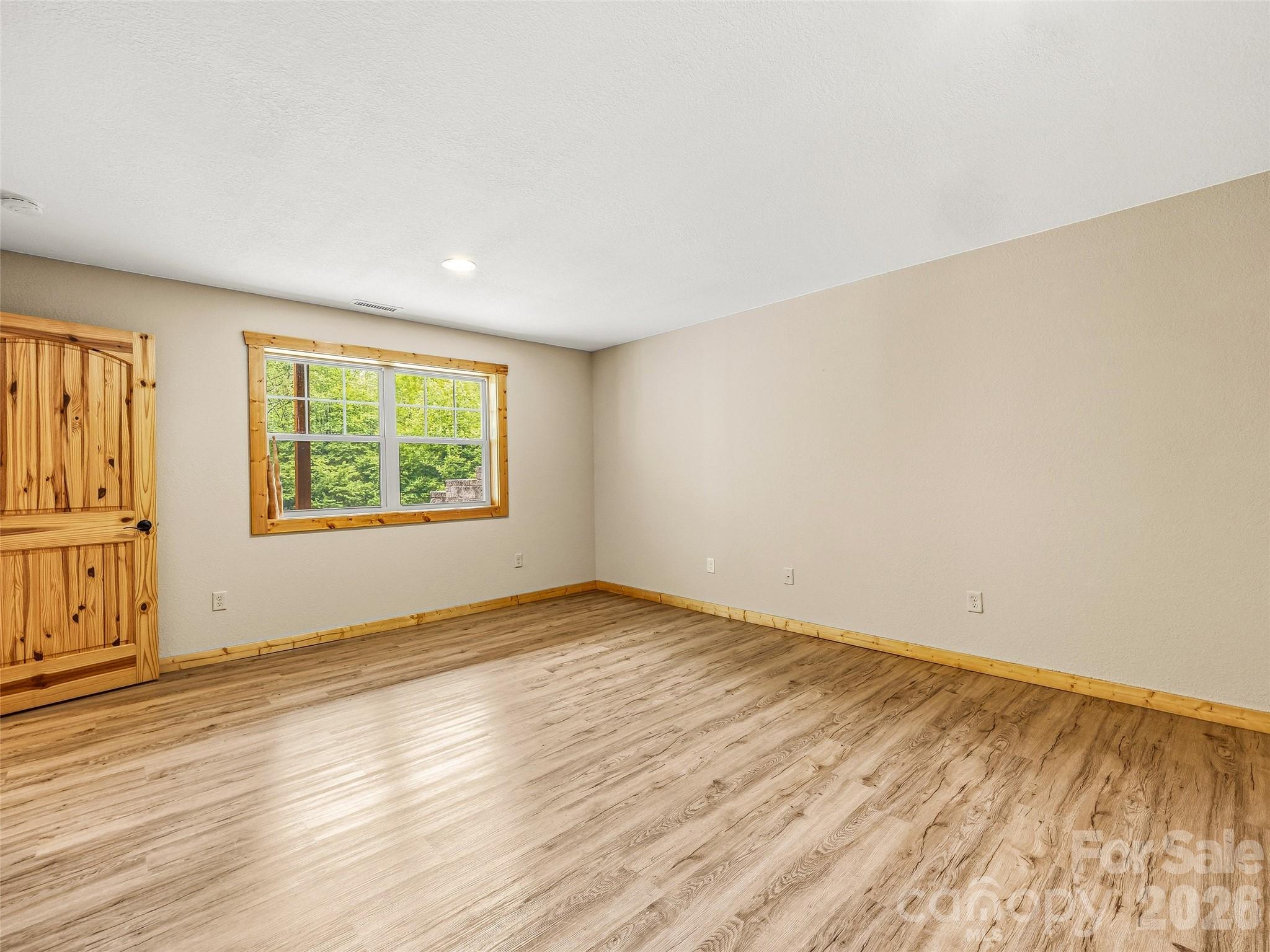 235 Hidden Knoll Drive — Hendersonville